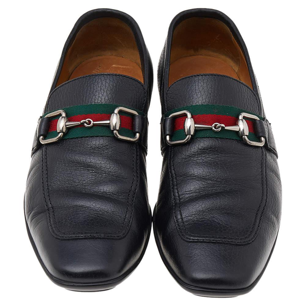 Functional and stylish, Versace's collections capture the effortless, nonchalant finesse of the modern man. Crafted from leather in a black shade, these loafers are so comfortable you'll never want to take them off. They are topped with the Web and