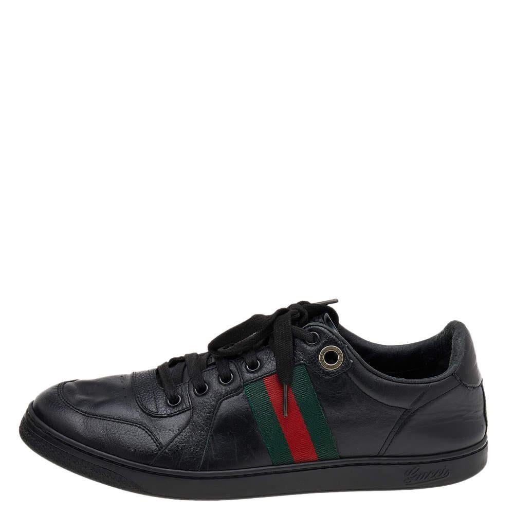 Stacked with signature details, this Gucci pair is rendered in leather and is designed in a low-cut style with lace-up vamps. They have been fashioned with the iconic Web stripes and perforations. Complete with logo-accented soles made from