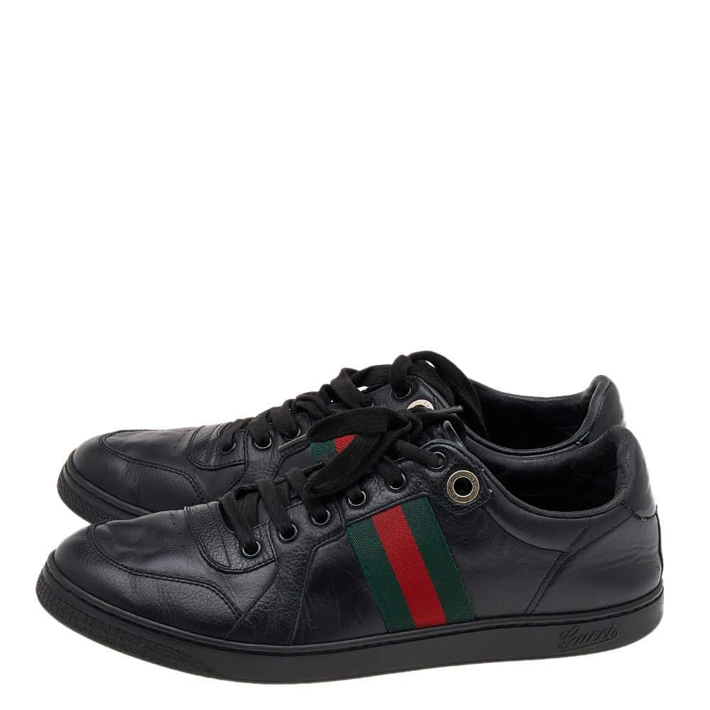 Gucci Black Leather Web Low Top Sneakers Size 42 In Fair Condition For Sale In Dubai, Al Qouz 2