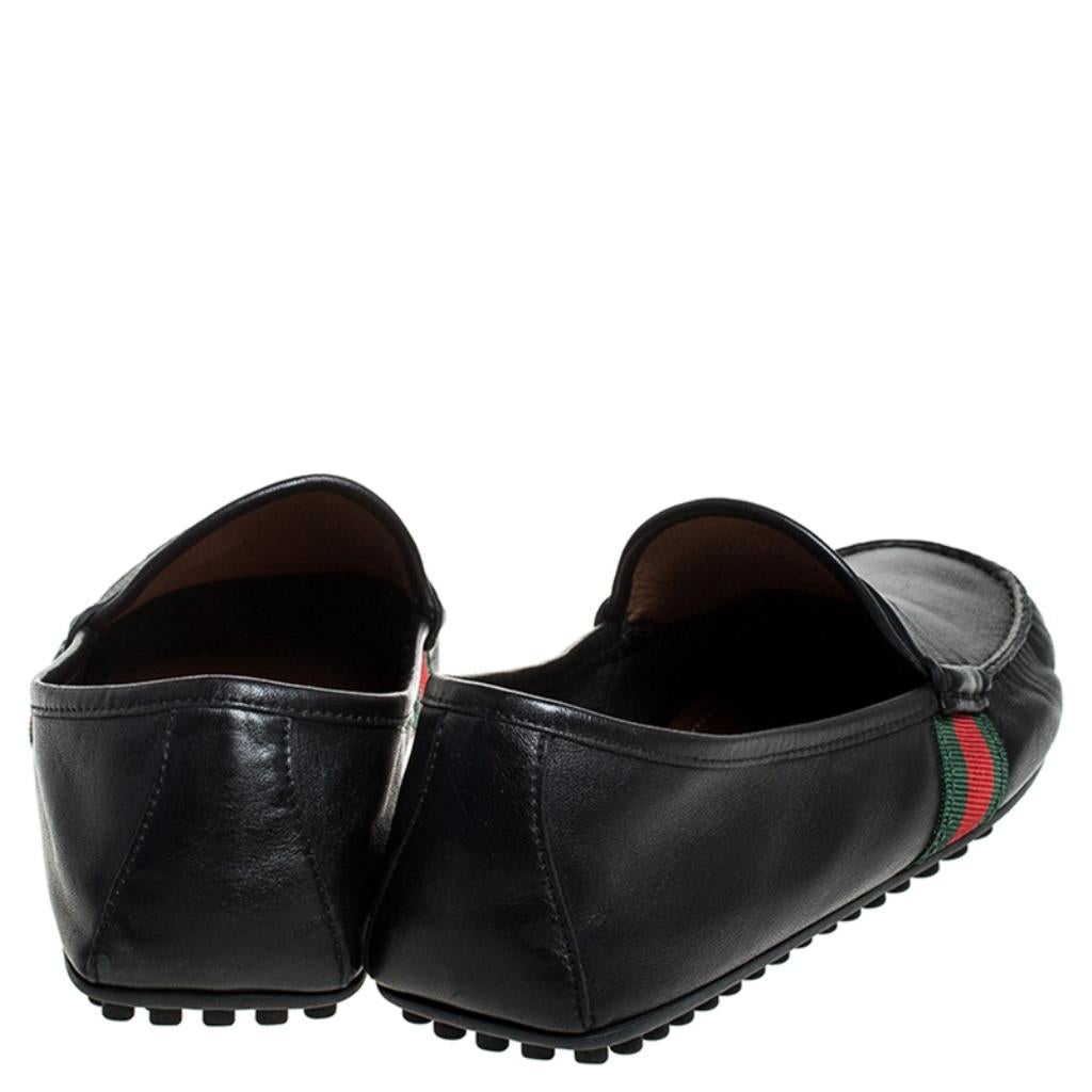 Gucci Black Leather Web Penny Loafers Size 40.5 In Good Condition In Dubai, Al Qouz 2