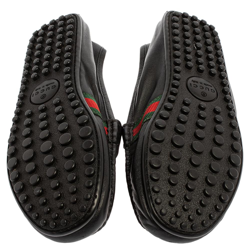 Gucci Black Leather Web Penny Loafers Size 41.5 In Fair Condition In Dubai, Al Qouz 2
