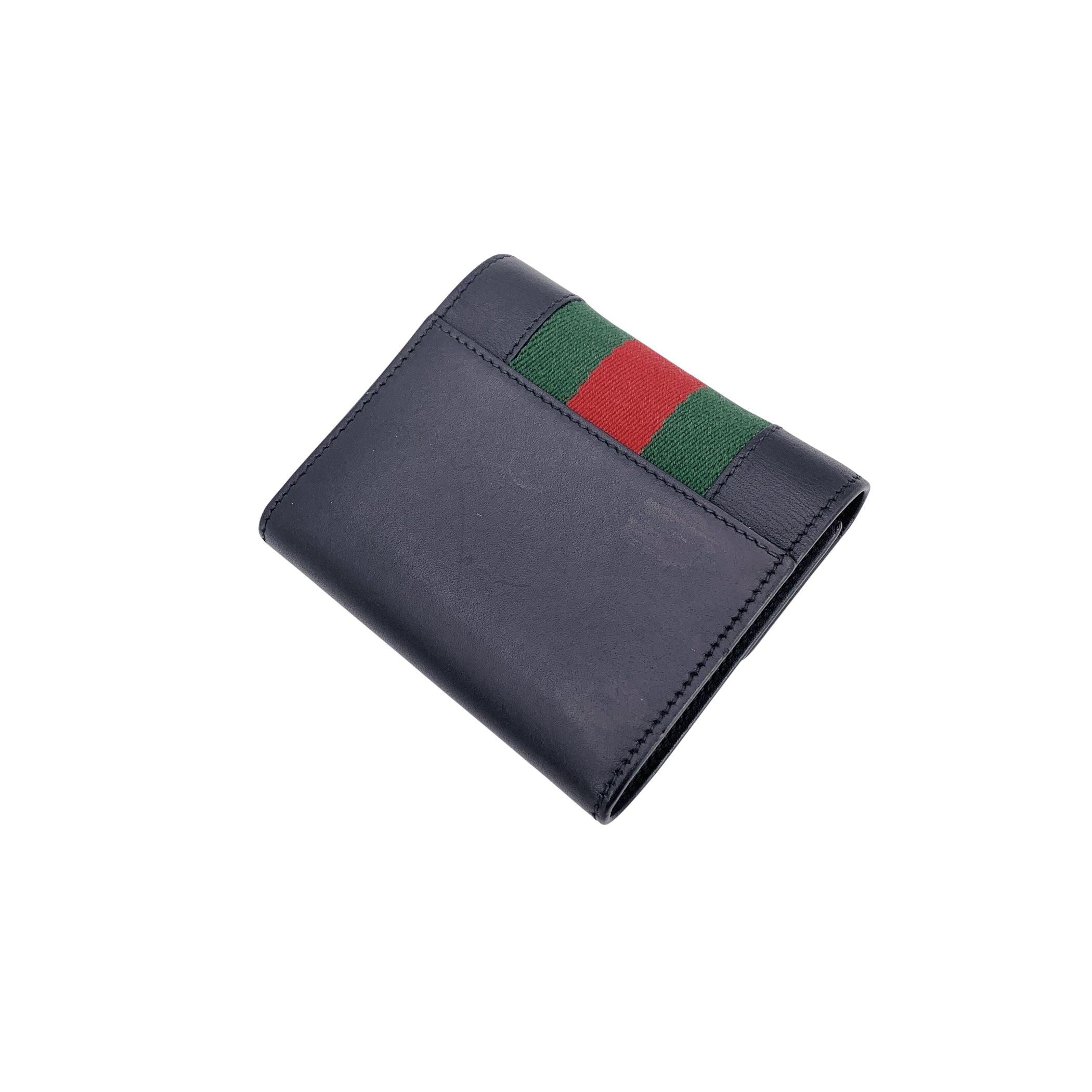 Gucci Black Leather Web Signature Sylvie Compact Trifold Wallet (Schwarz) im Angebot