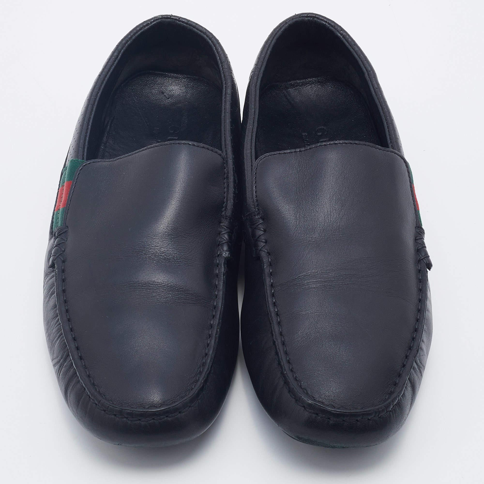 Mocasines Gucci Slip On Cuero Negro Web Talla 41.5 en Bueno Estado en Dubai, Al Qouz 2