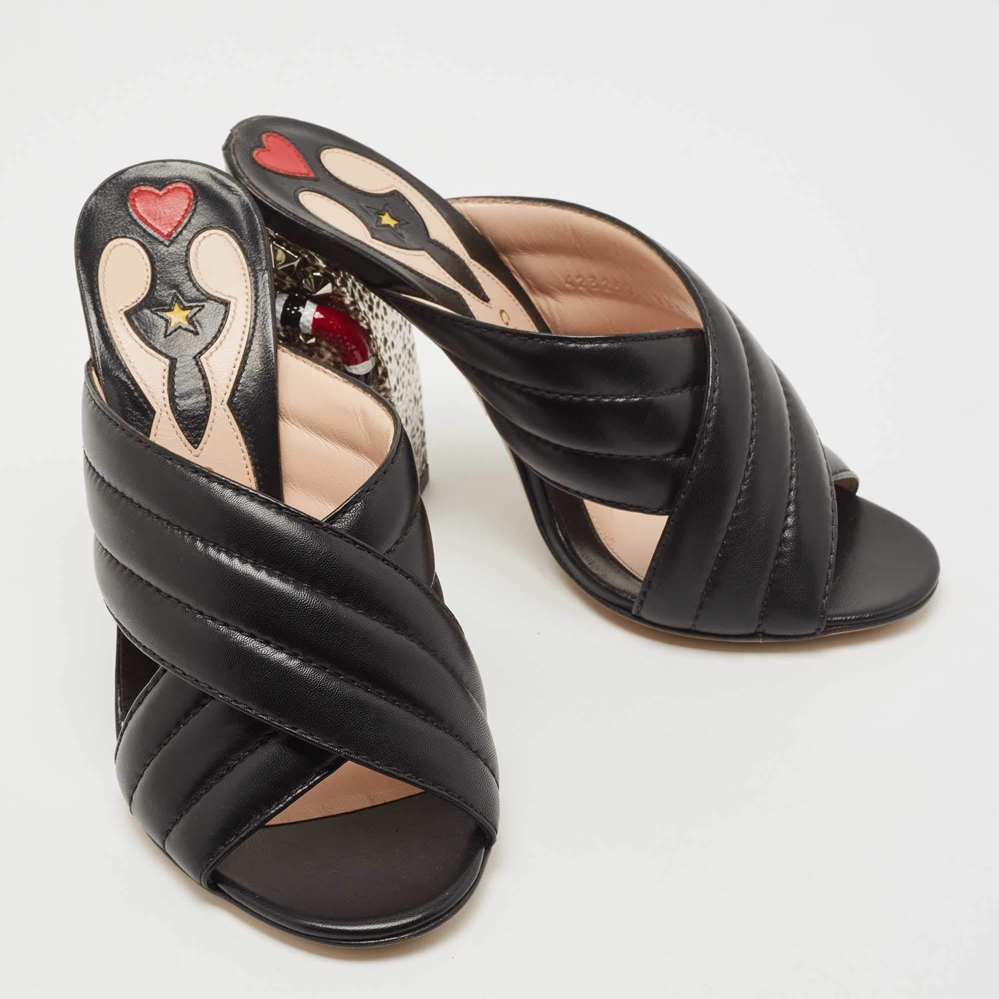 Gucci Black Leather Webby Slide Sandals Size 38.5 In Good Condition In Dubai, Al Qouz 2
