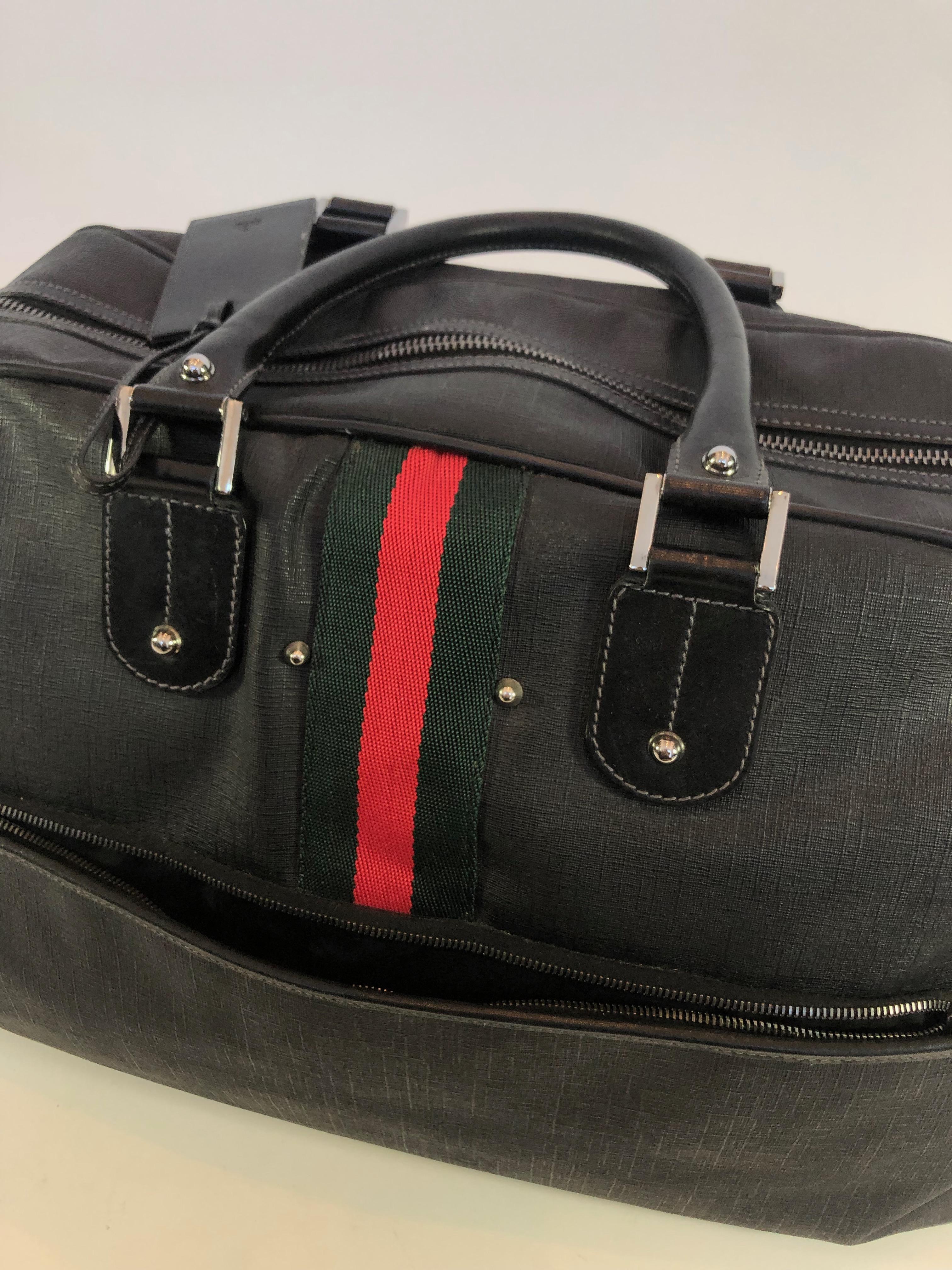 Gucci Black Leather Weekender Suitcase with Classic Green and Red Stripe  For Sale 6