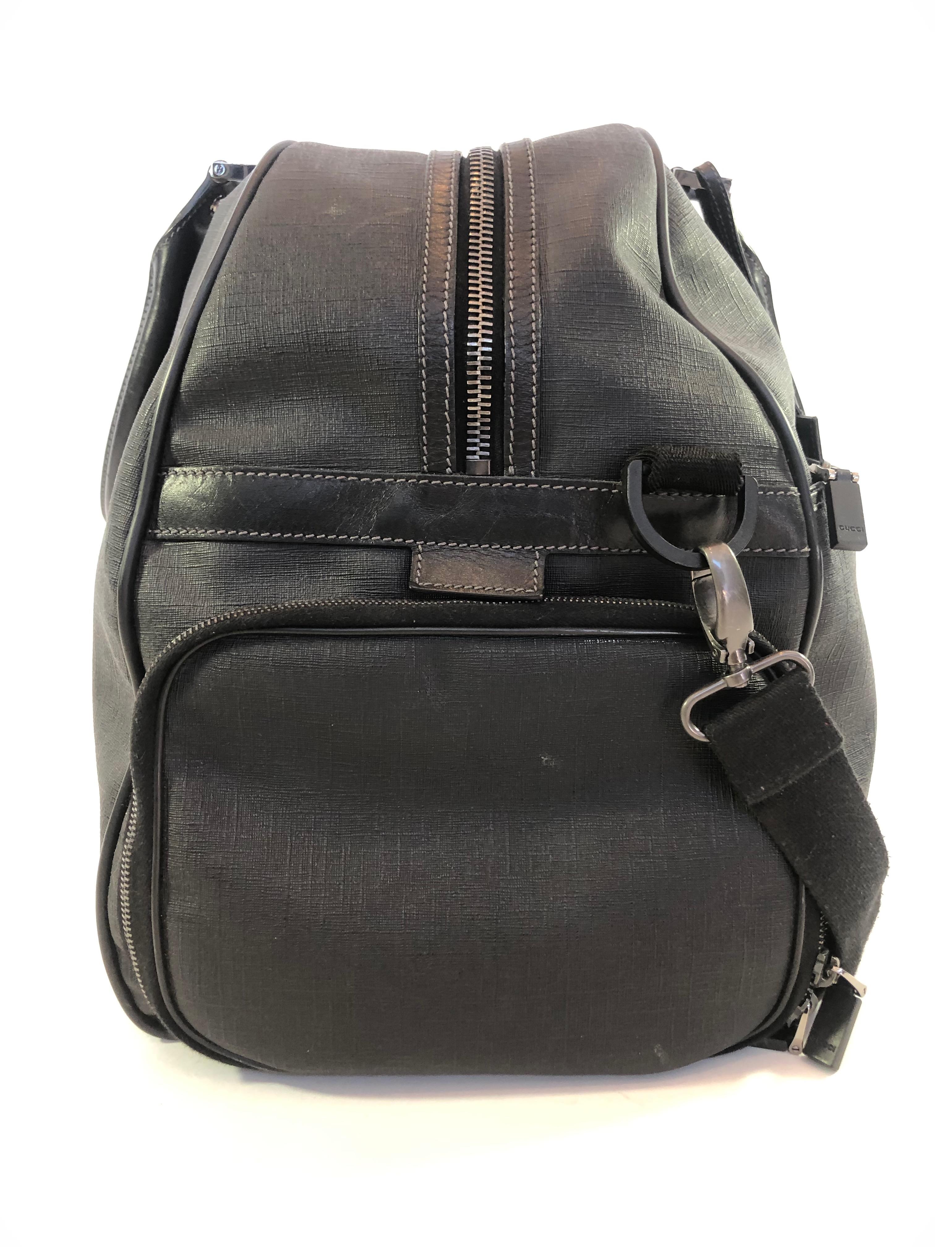 black gucci backpack with red and green stripe