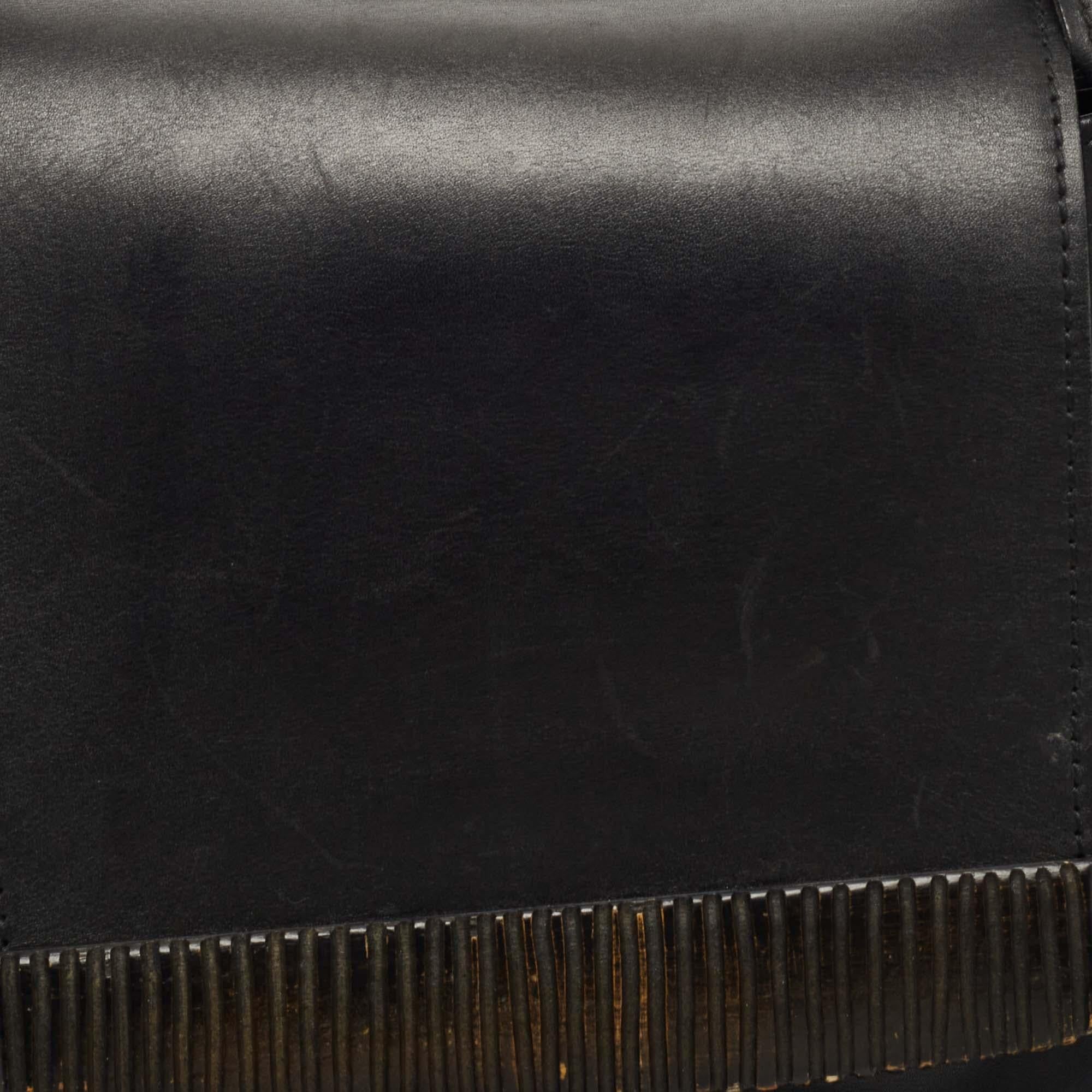 Gucci Black Leather Wood Flap Shoulder Bag 9