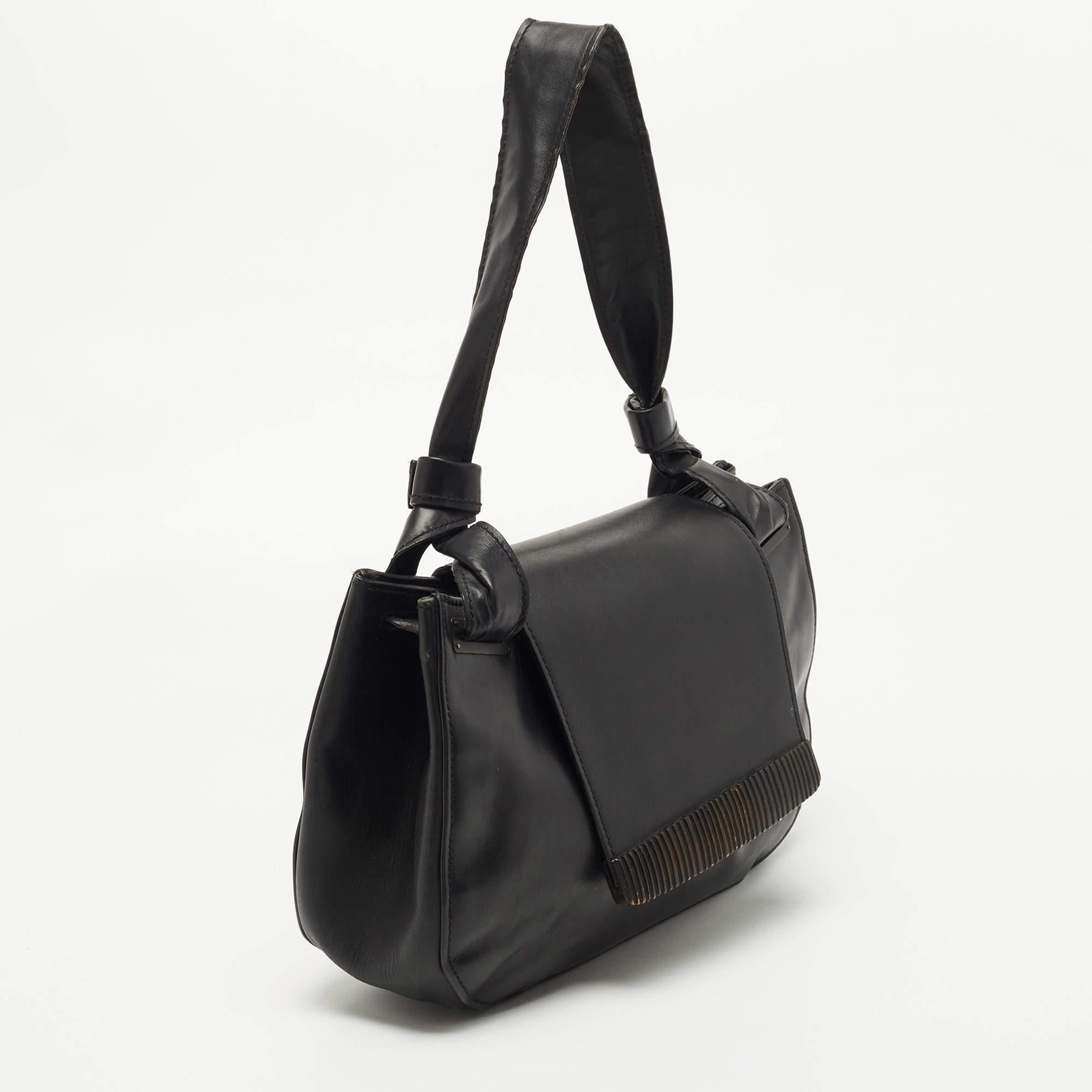 Gucci Black Leather Wood Flap Shoulder Bag In Fair Condition In Dubai, Al Qouz 2