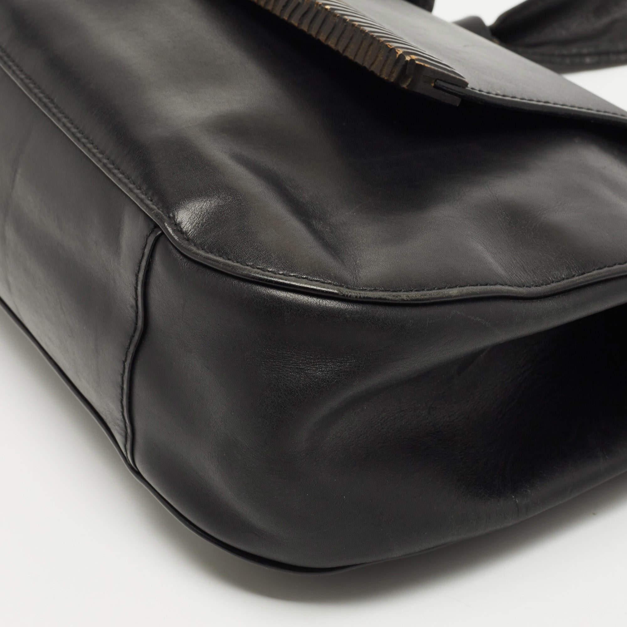 Women's Gucci Black Leather Wood Flap Shoulder Bag
