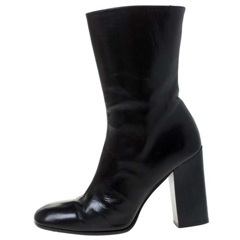 Gucci Black Leather Zip Ankle Boots Size 38 at 1stDibs