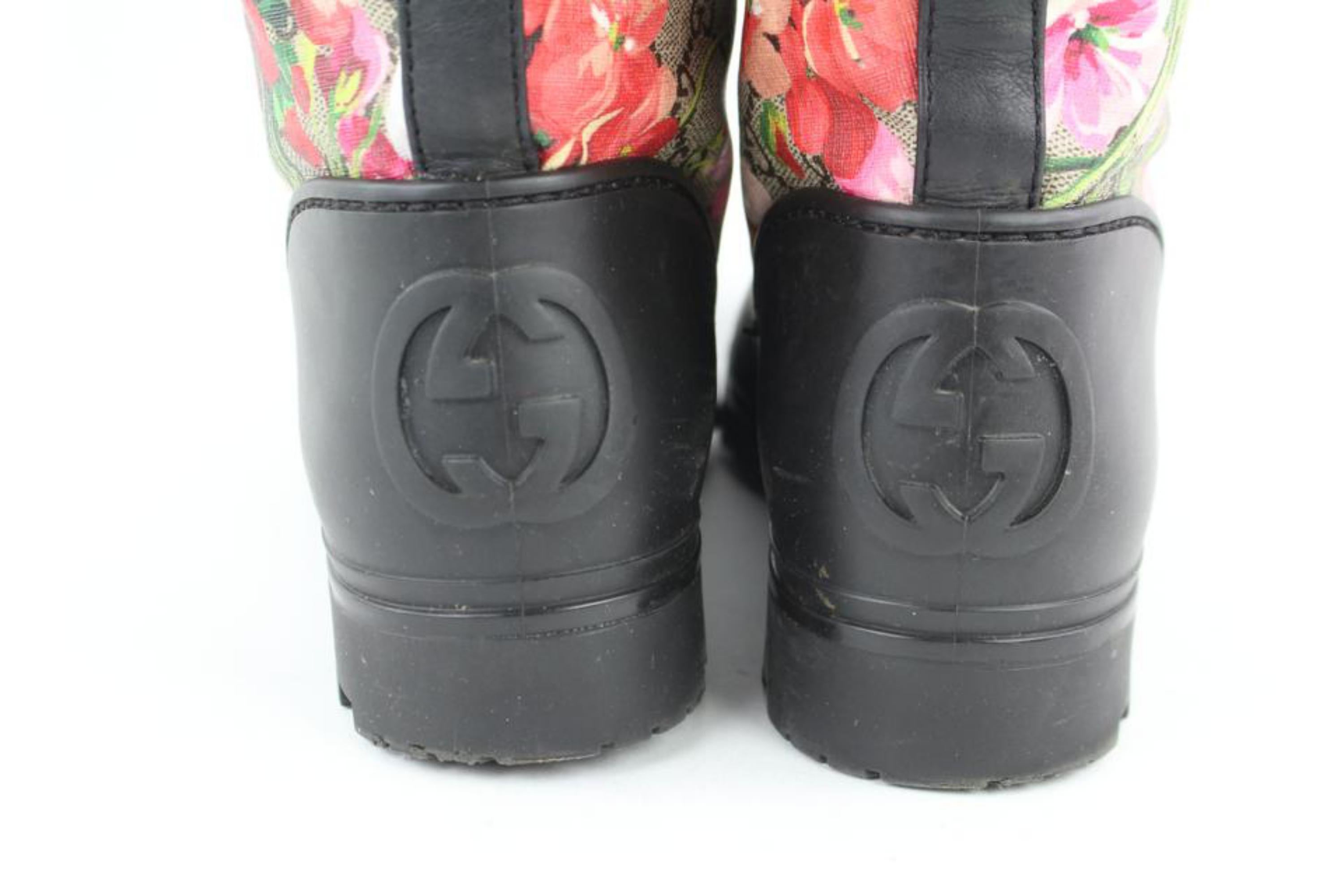 Gucci Black Limited Supreme Prato Gg Blooms Rain Boots/Booties 24684511 In Excellent Condition For Sale In Forest Hills, NY