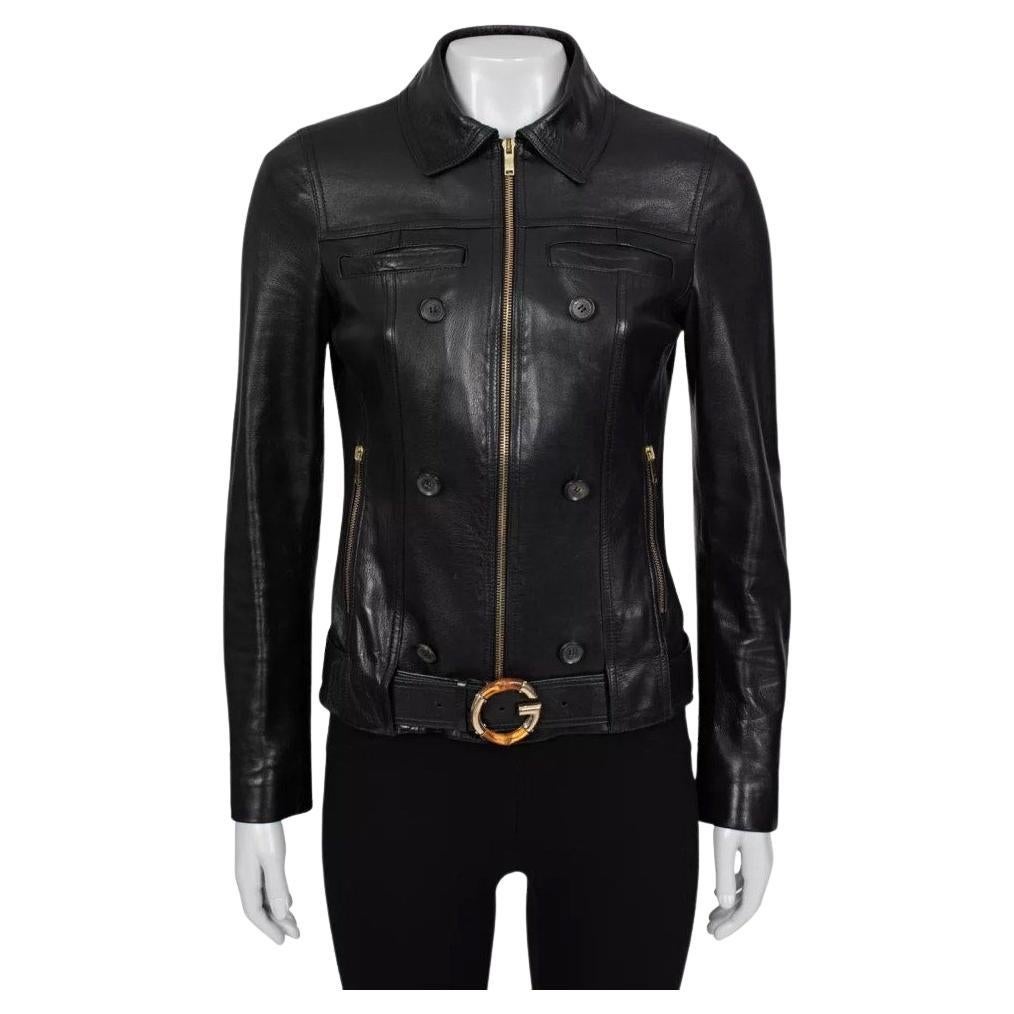 Gucci Giacca in pelle nera con logo e hardware dorato Sz.40/S in vendita