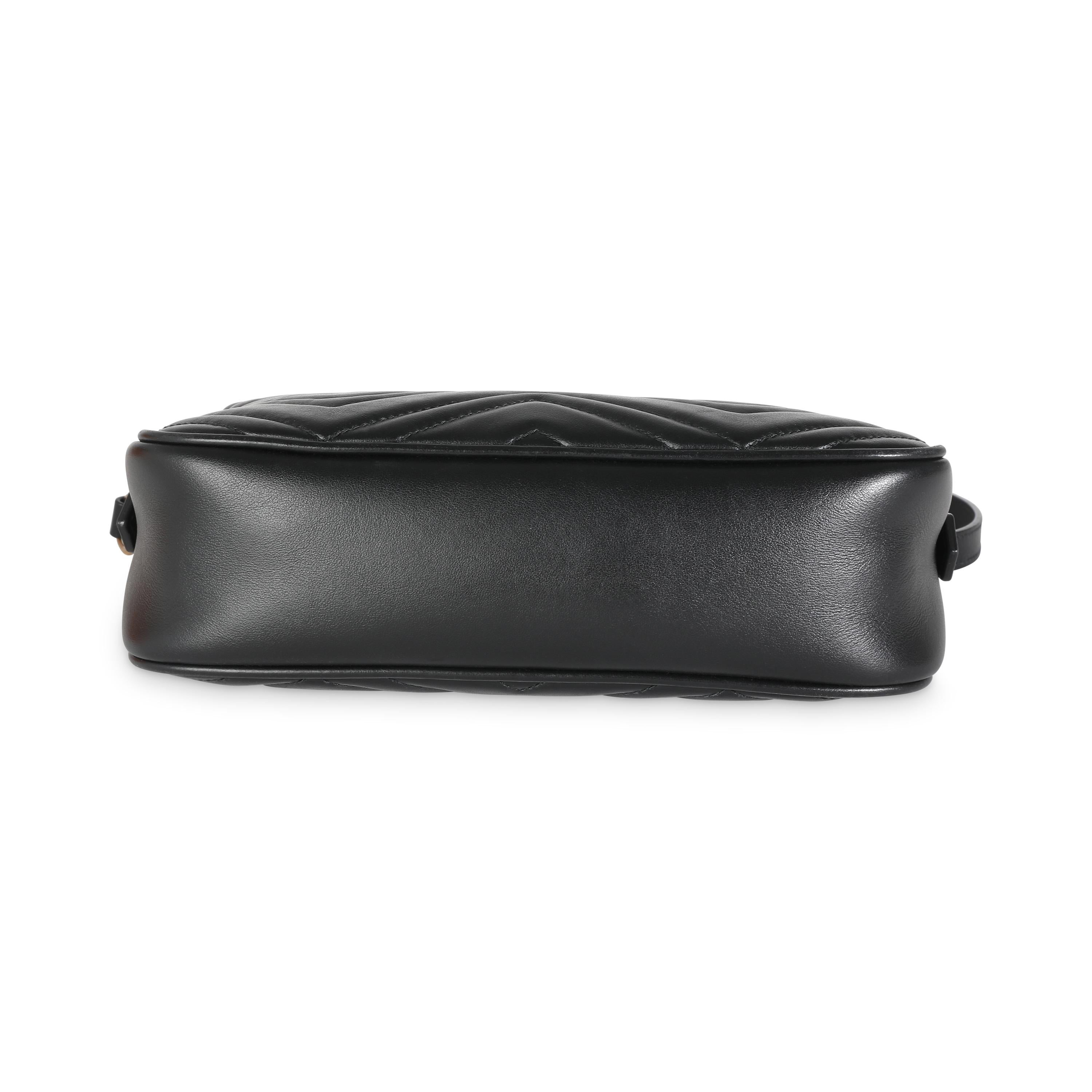 Bolso pequeño GG Marmont de piel de becerro matelassé negra de Gucci 2