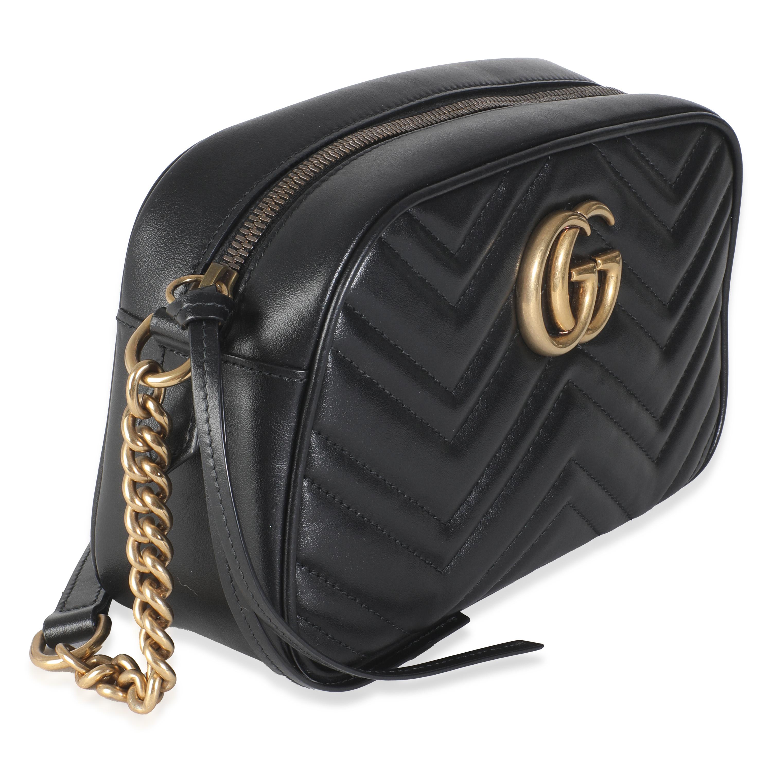 Noir Gucci - Petit sac à bandoulière Marmont en cuir matelassé noir en vente