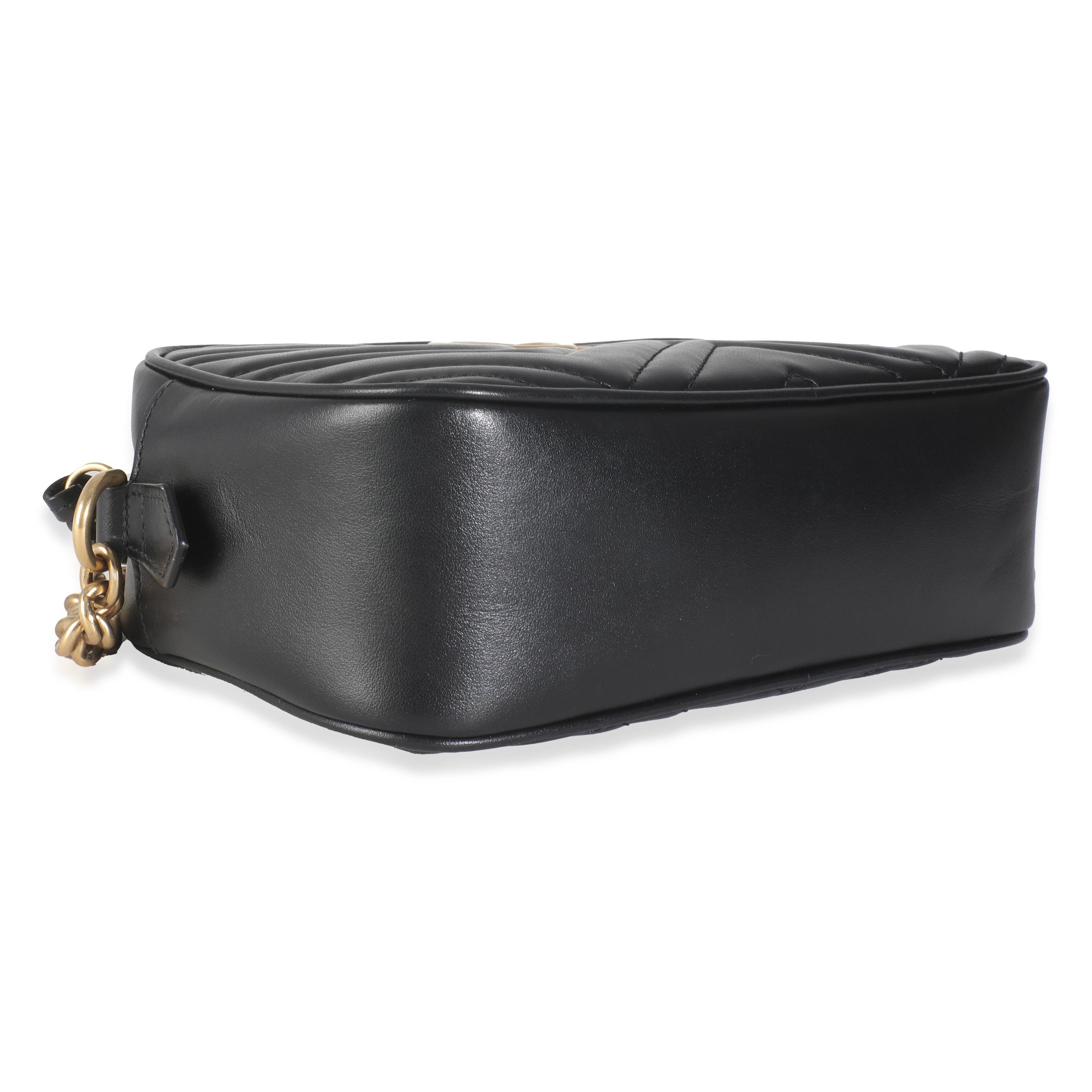 Gucci - Petit sac à bandoulière Marmont en cuir matelassé noir en vente 1