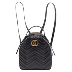 Gucci Schwarzer GG Marmont-Rucksack aus Matelassé-Leder