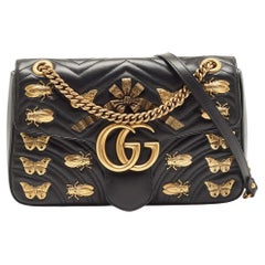 Gucci Matelasse Medium GG Marmont Umhängetasche aus schwarzem Leder mit Tiernieten