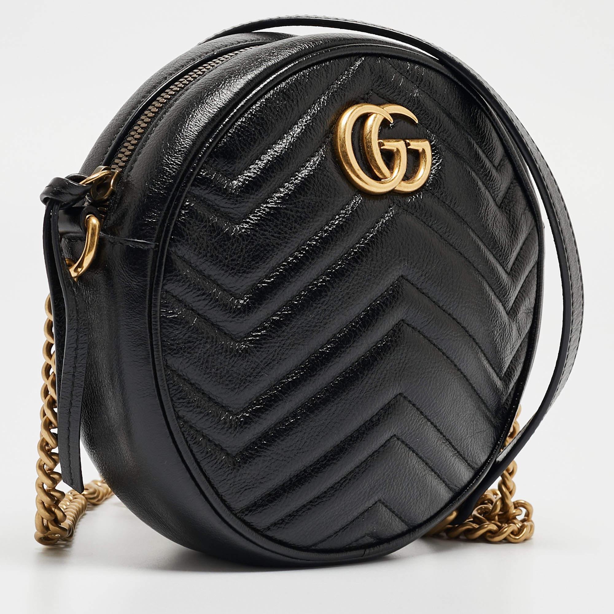 Gucci Black Matelassé Leather Mini GG Marmont Round Crossbody Bag In Good Condition In Dubai, Al Qouz 2