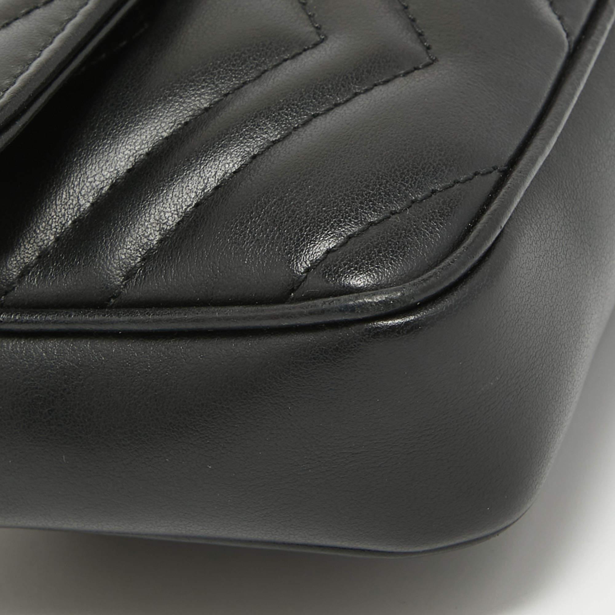 Gucci Black Matelasse Leather Mini GG Marmont Shoulder Bag In Good Condition In Dubai, Al Qouz 2
