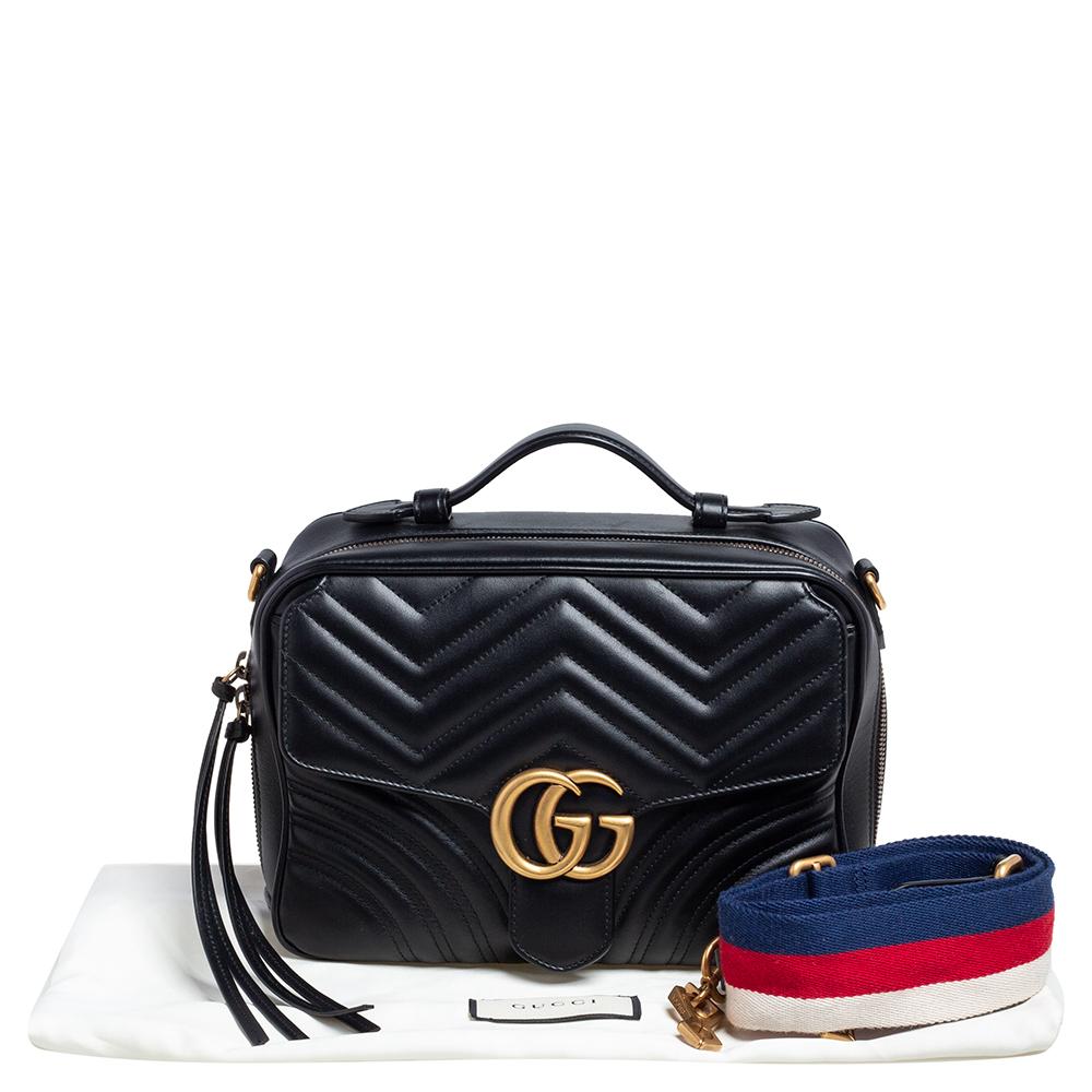 Kleine GG Marmont Tasche aus schwarzem Matelasse-Leder von Gucci 8