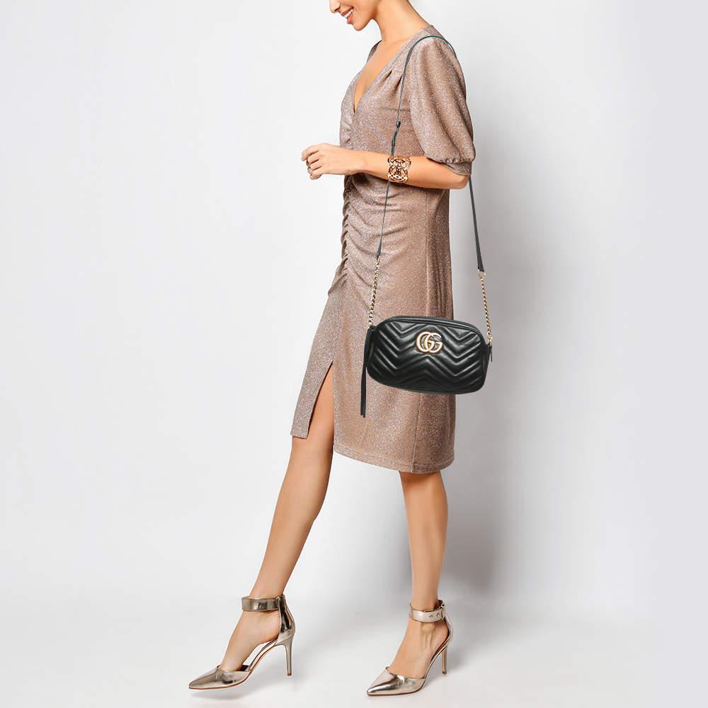 Designer bags are ideal companions for ample occasions Here we have a fashion meets functionality piece crafted with precision. It has been equipped with a well sized interior that can easily fit your small essentials.