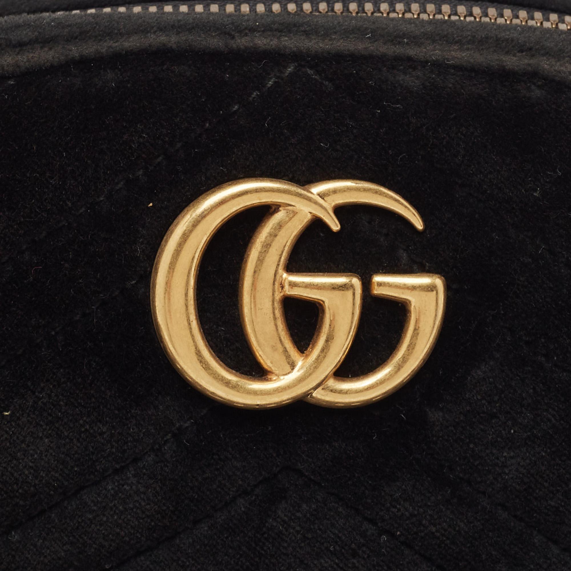Gucci Schwarze Gürteltasche aus Matelassé-Samt und Leder Mini GG Marmont im Angebot 8