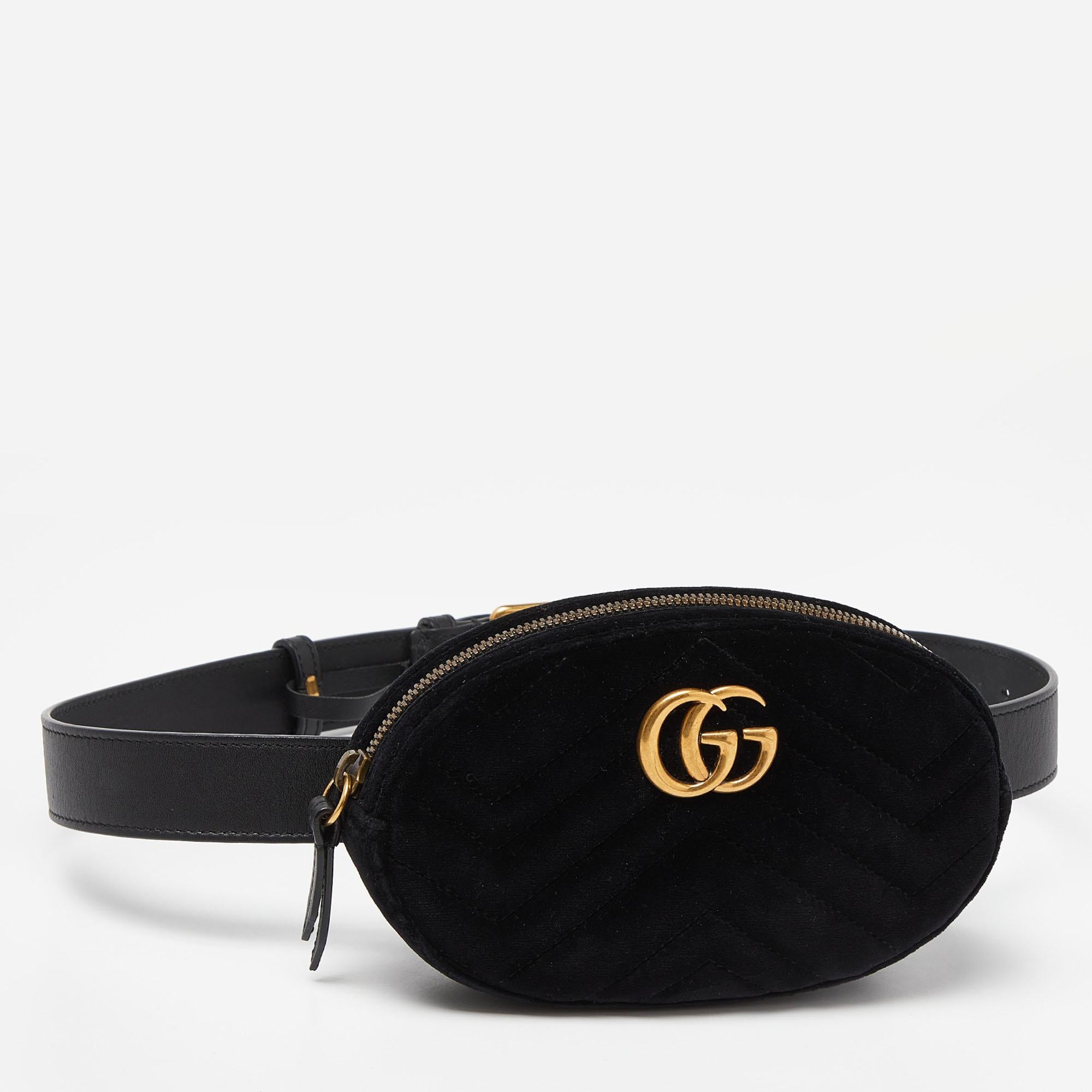 Gucci Black Matelassé Velvet and Leather Mini GG Marmont Belt Bag In Good Condition For Sale In Dubai, Al Qouz 2