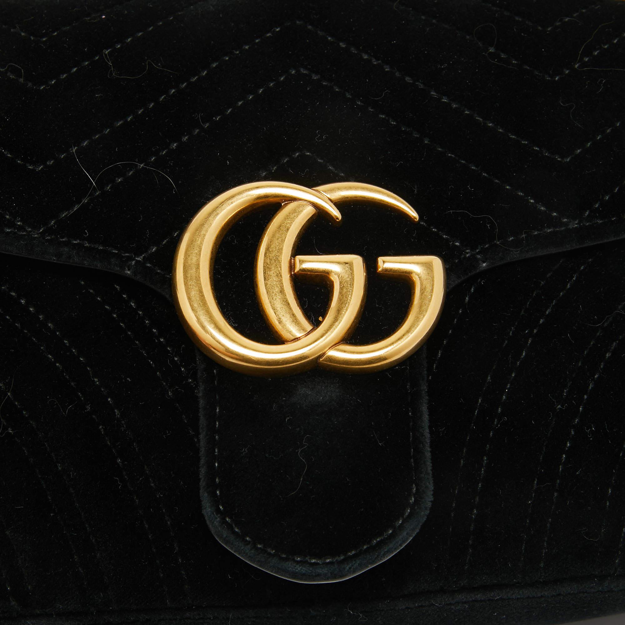 Gucci - Petit sac à bandoulière GG Marmont en velours matelassé noir en vente 7