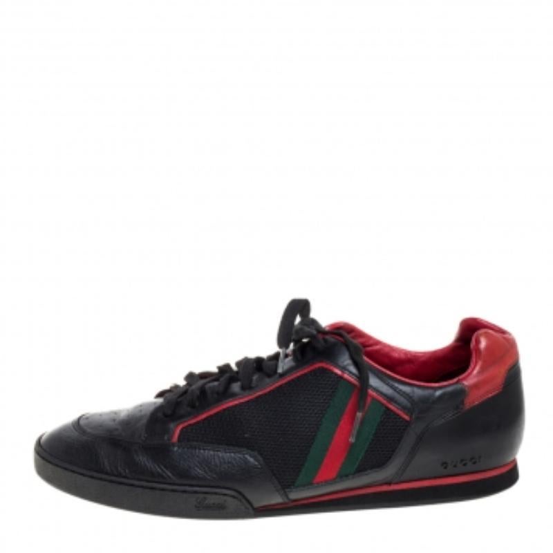 Gucci Black Mesh Fabric and Leather Vintage Tennis Web Low Top Sneakers Size 45 In Fair Condition For Sale In Dubai, Al Qouz 2