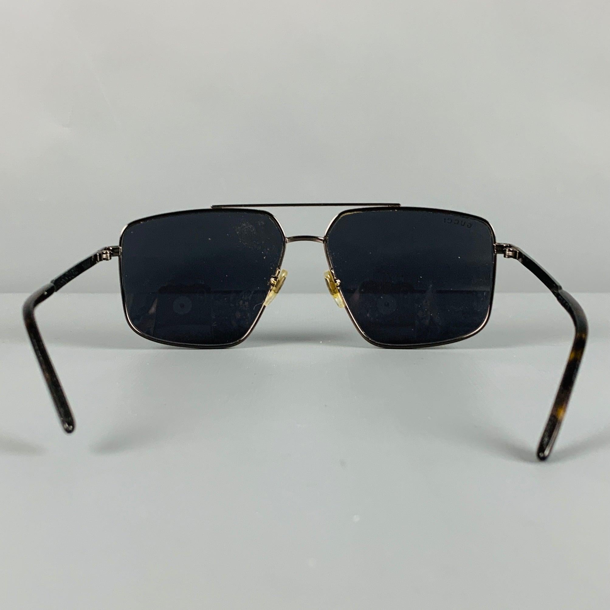 GUCCI Black Metal Sunglasses In Excellent Condition For Sale In San Francisco, CA