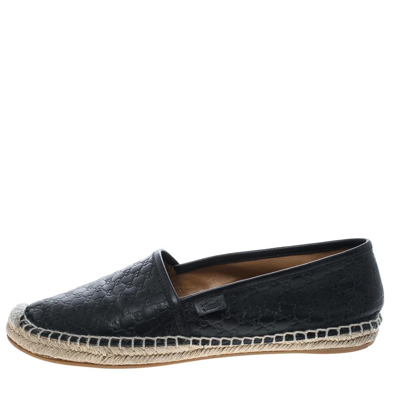 These espadrilles from Gucci are a grand twist to flaunt this season. Made from black Microguccissima leather and designed with braided midsoles, these beauties are bound to offer comfort and style.

Includes: Original Dustbag

