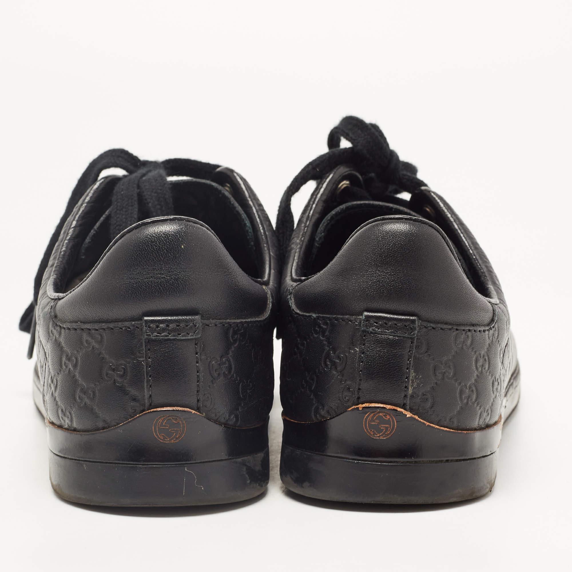 Gucci Black Microguccissima Leather Low Top Sneakers Size 35.5 For Sale 3