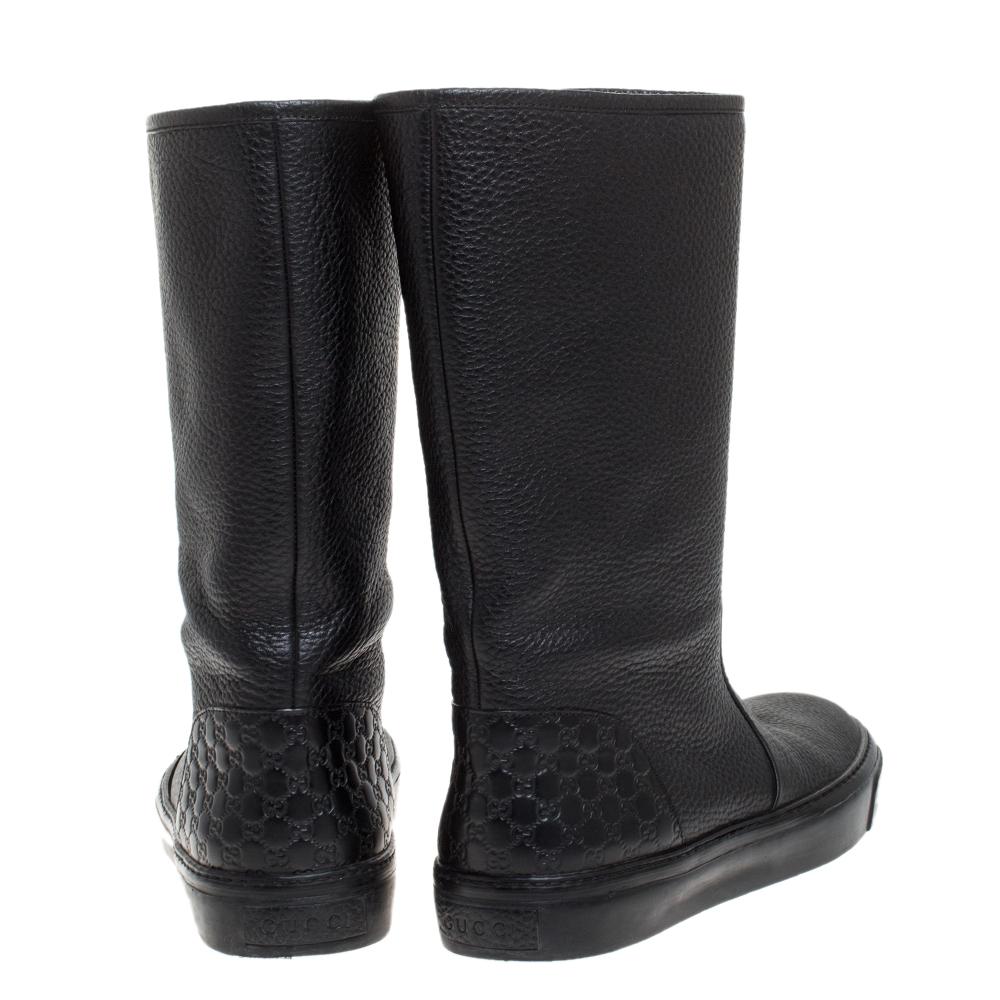 Gucci Black Microguccissima Leather Mid Calf Rain Boots Size 38 In Good Condition In Dubai, Al Qouz 2