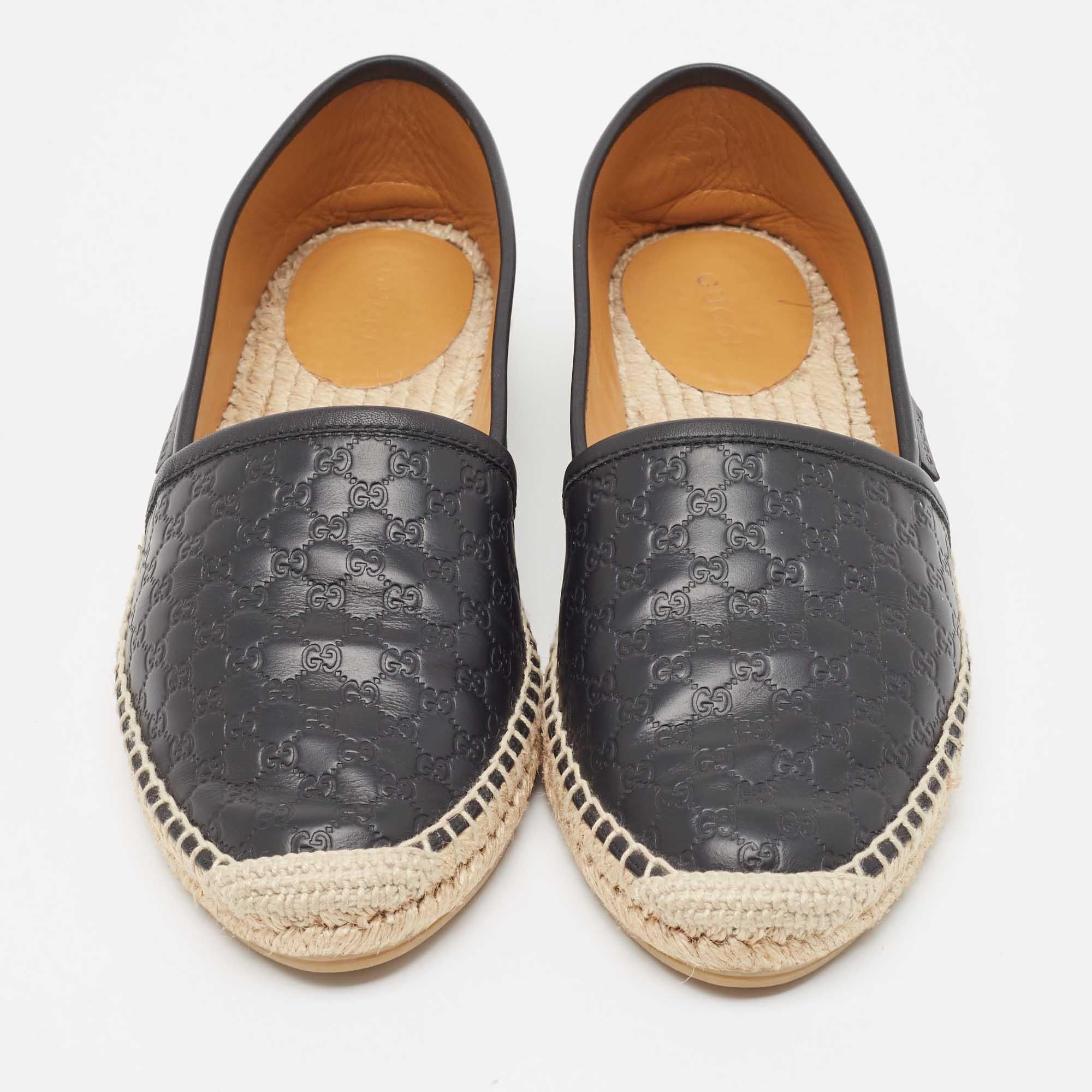 Women's Gucci Black Microguccissima Leather Slip On Espadrille Flats Size 38 For Sale
