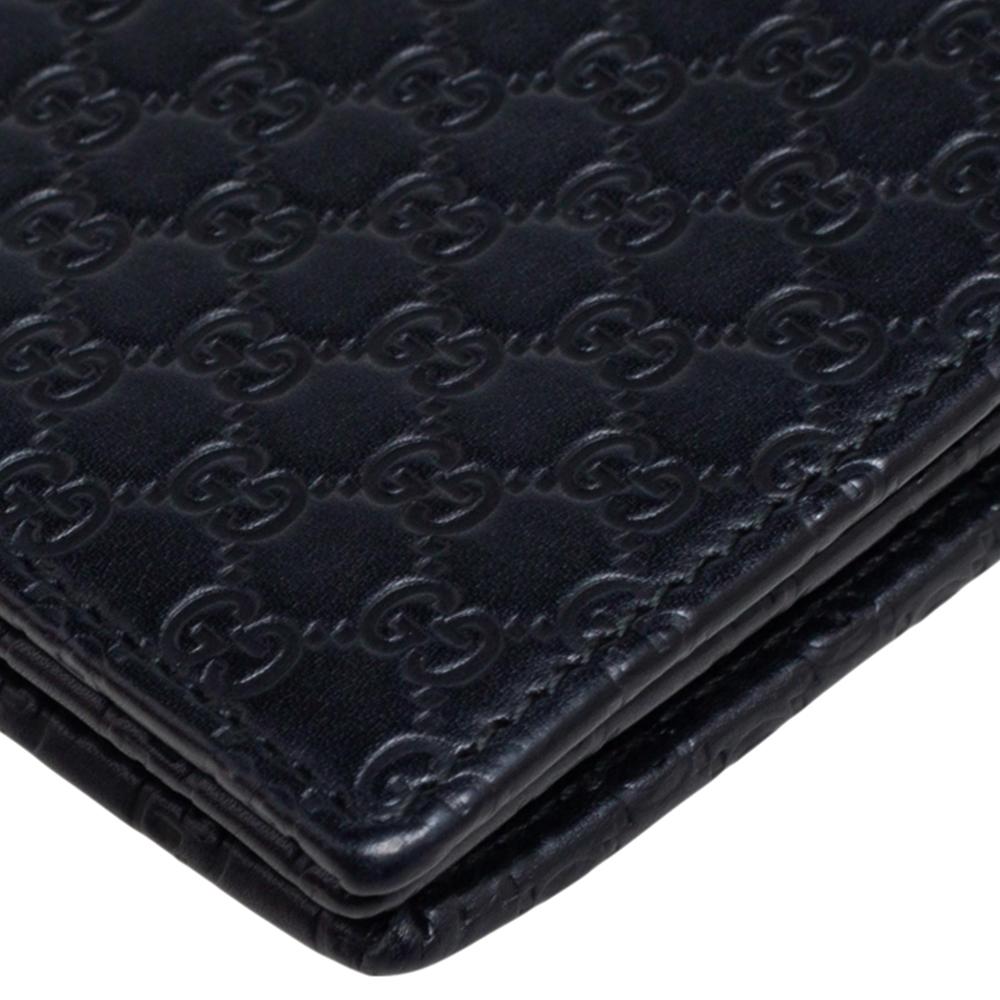 Gucci Black Microguccissima Leather Wallet On Strap In Good Condition In Dubai, Al Qouz 2