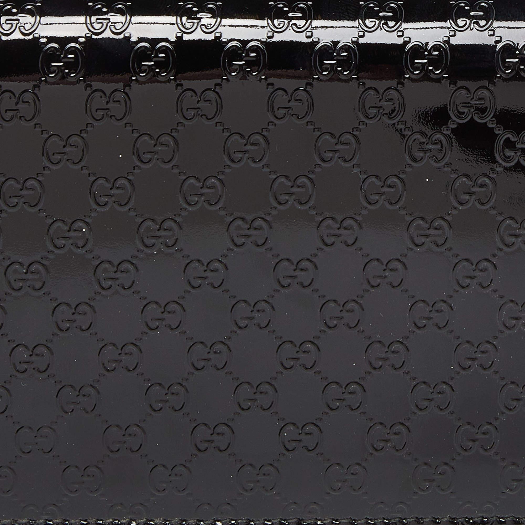 Gucci Black Microguccissima Patent Leather Small Broadway Clutch In Good Condition For Sale In Dubai, Al Qouz 2