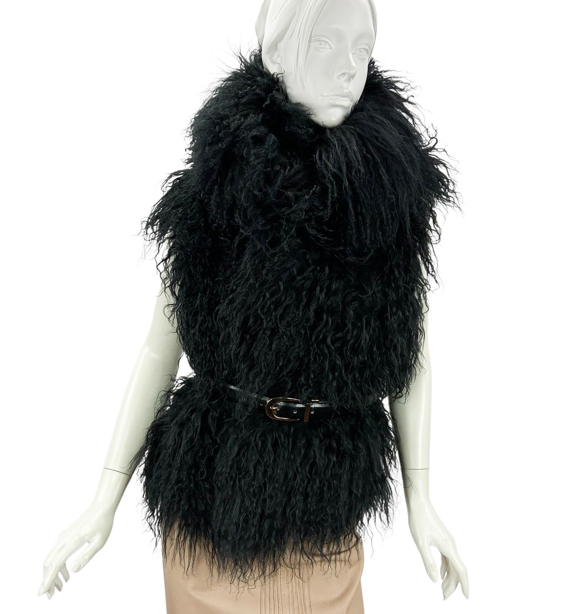 Gucci Black Mongolian Lamb-Fur Wool Vest Jacket with Collar Italian size 44 US 8 In New Condition For Sale In Montgomery, TX