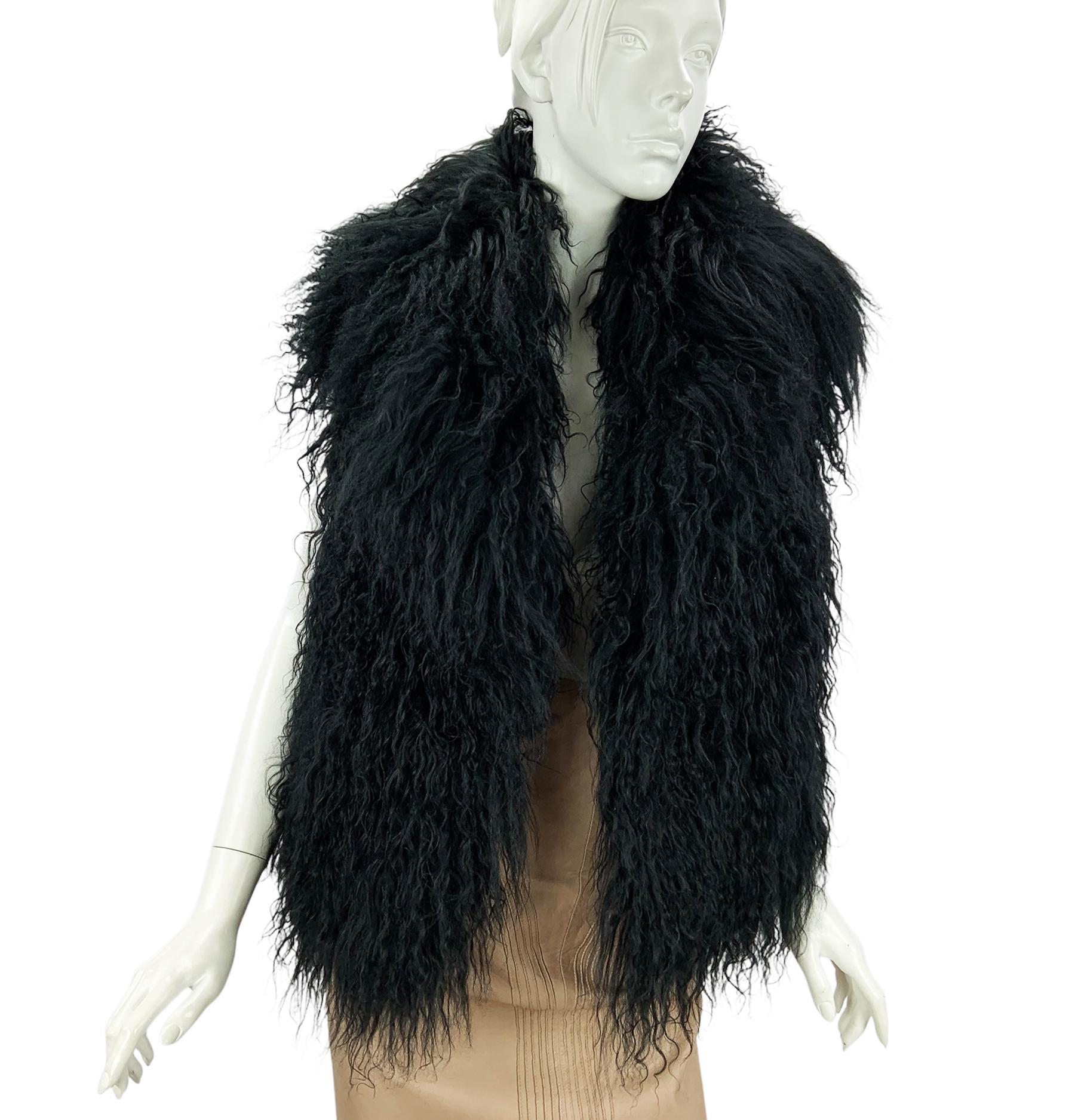 Gucci Black Mongolian Lamb-Fur Wool Vest Jacket with Collar Italian size 44 US 8 For Sale 1