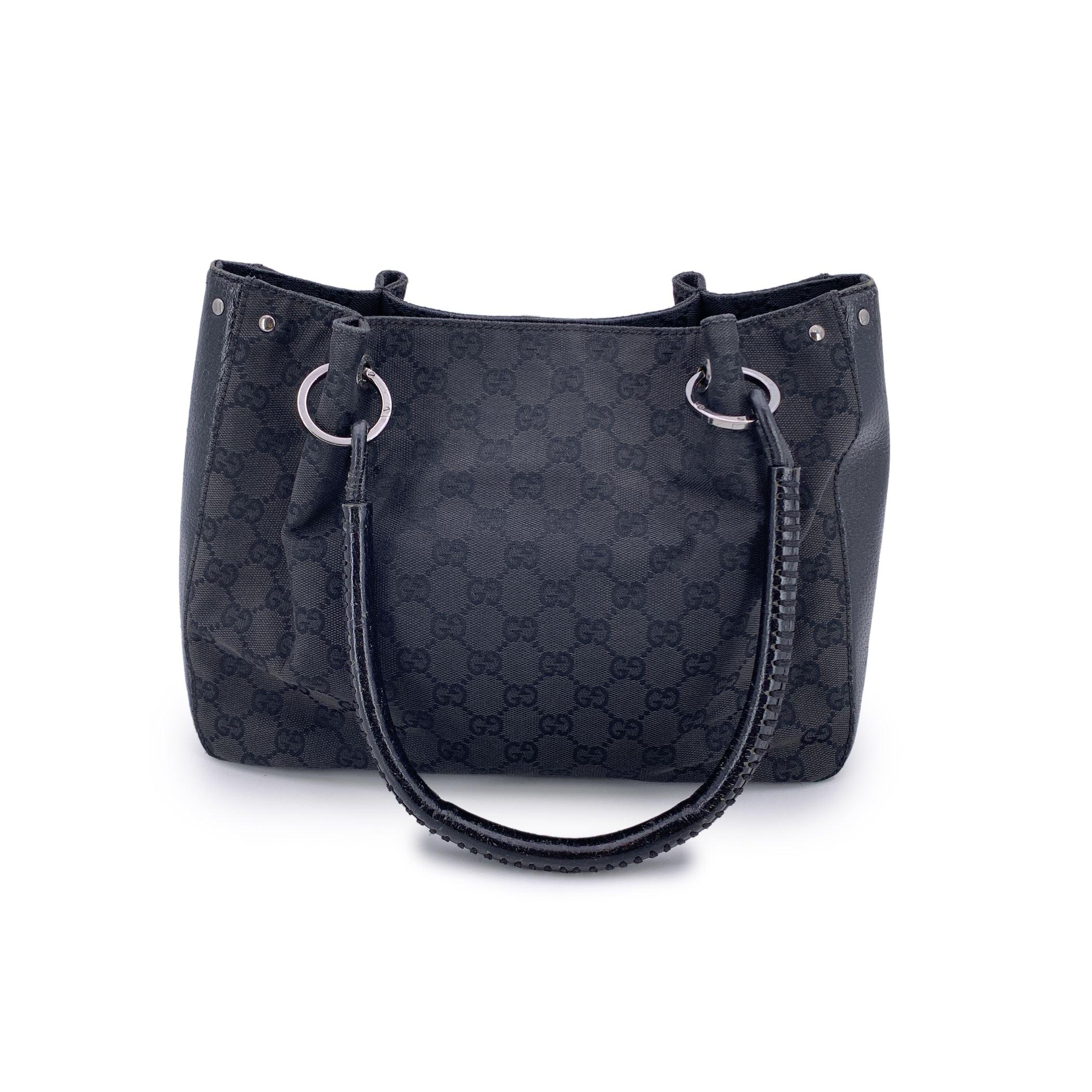 Nero Gucci Borsa a tracolla Tote in tela Monogram nera in vendita