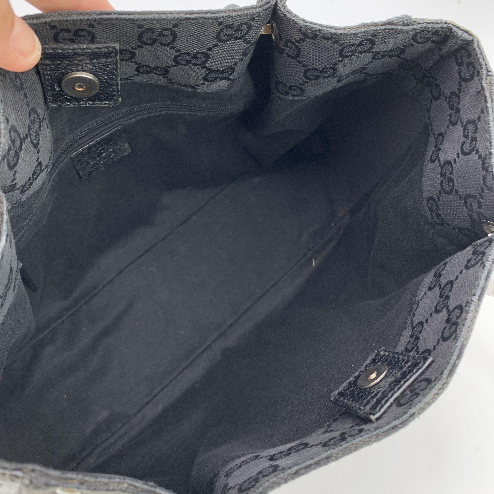 Donna Gucci Borsa a tracolla Tote in tela Monogram nera in vendita