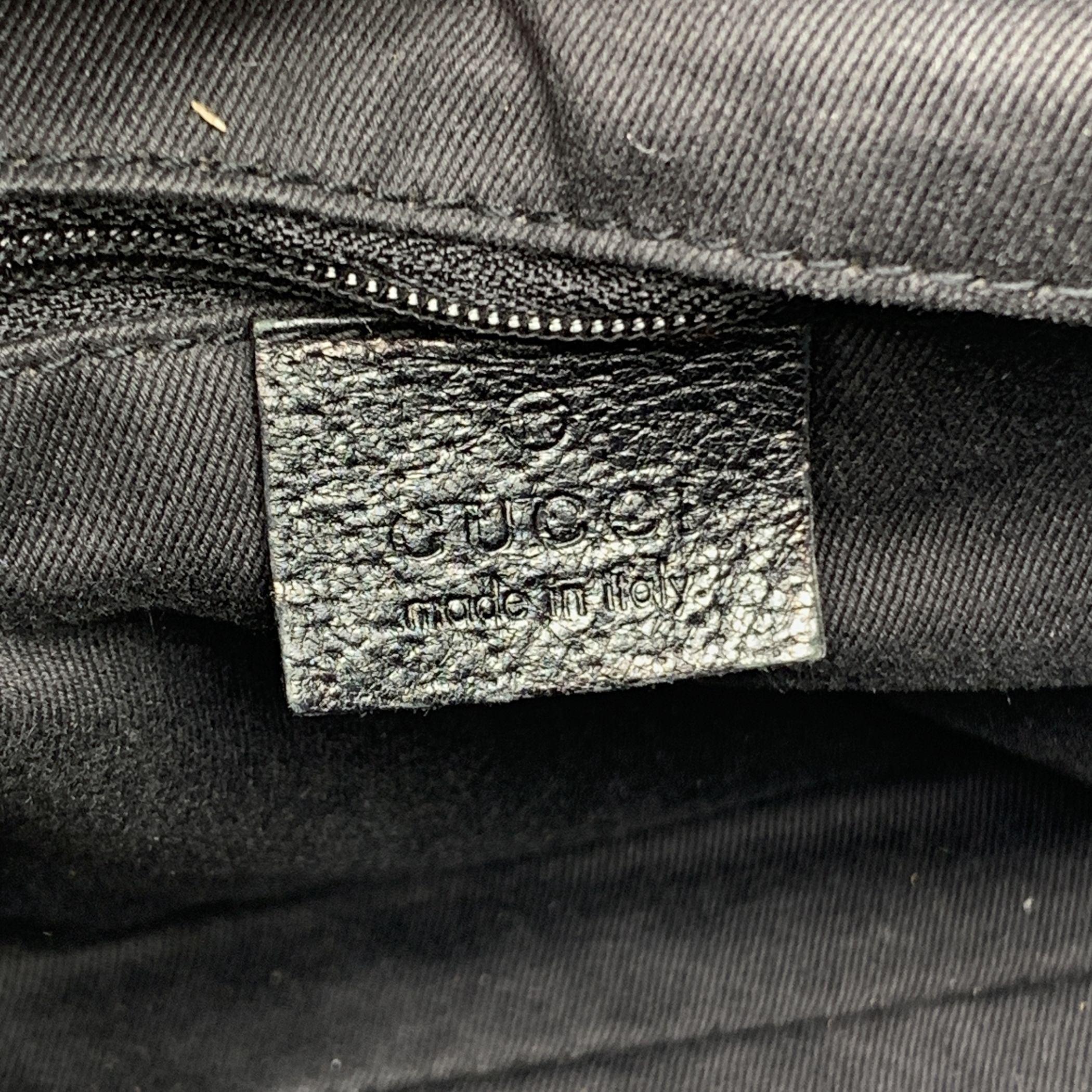 Gucci Borsa a tracolla Tote in tela Monogram nera in vendita 1