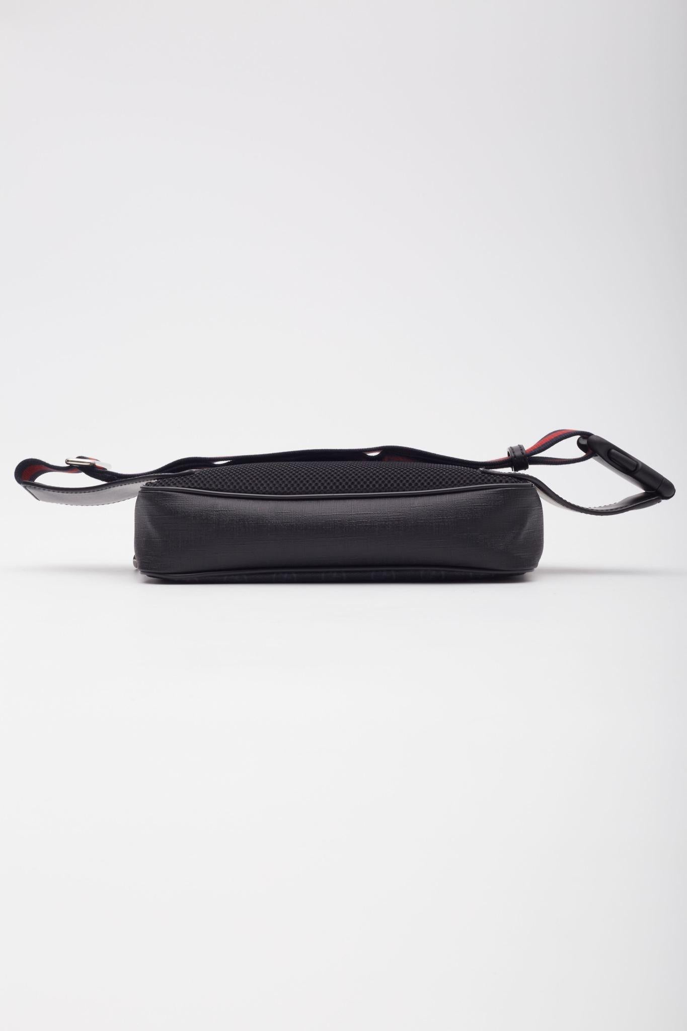 Men's Gucci Black Monogram GG Supreme Web Belt Bag For Sale