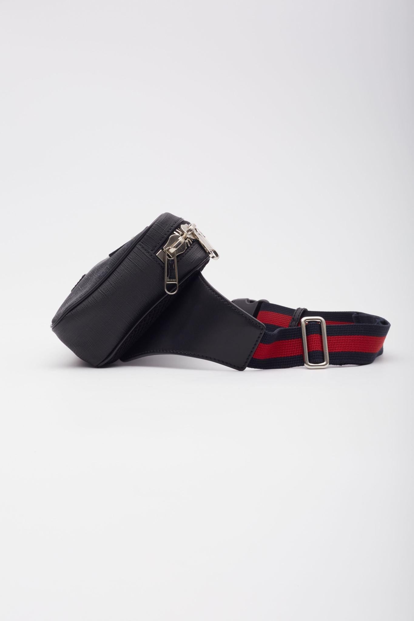 Gucci Black Monogram GG Supreme Web Belt Bag For Sale 2
