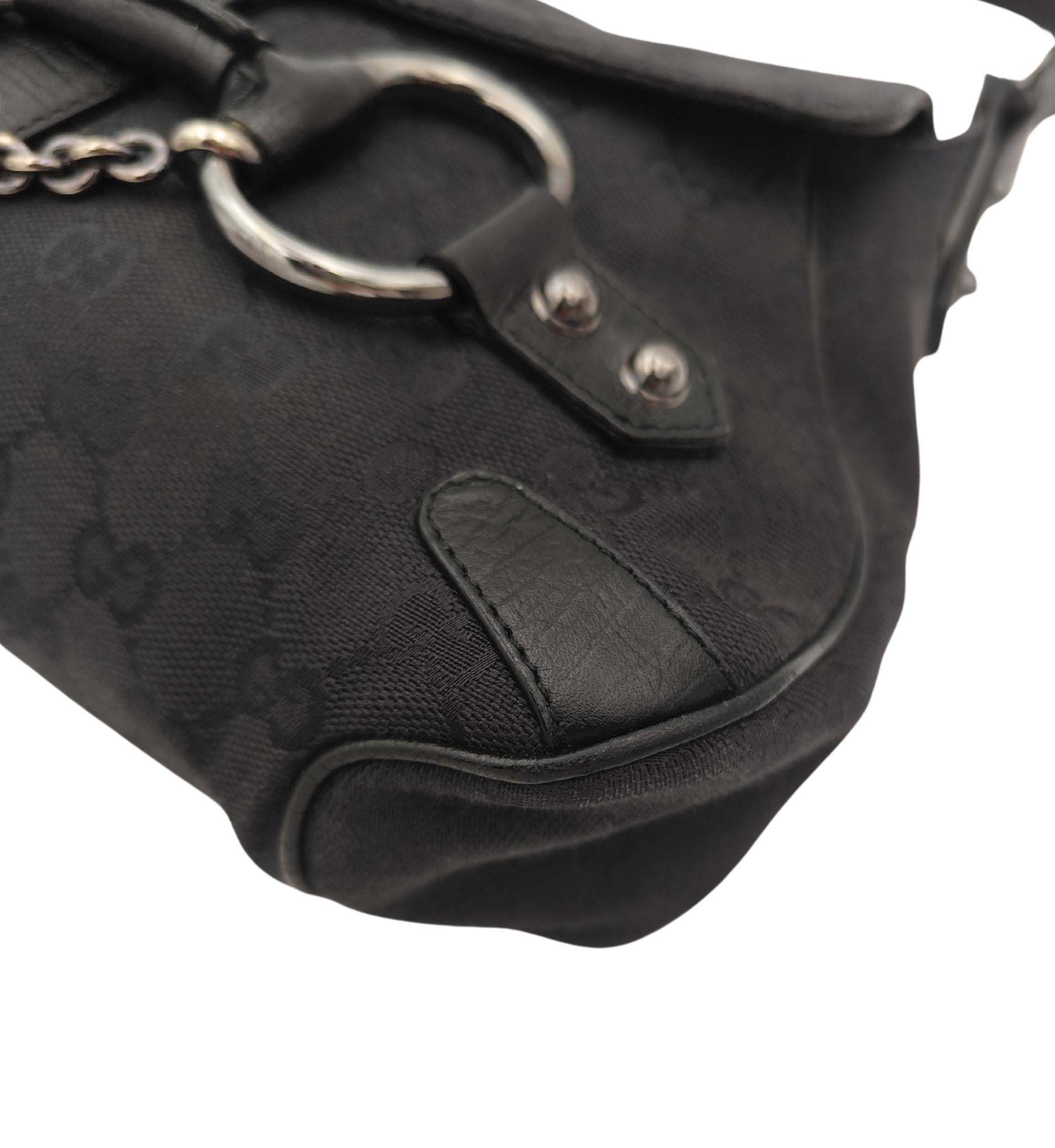 Gucci black monogram horsebit chain shoulder bag For Sale 5