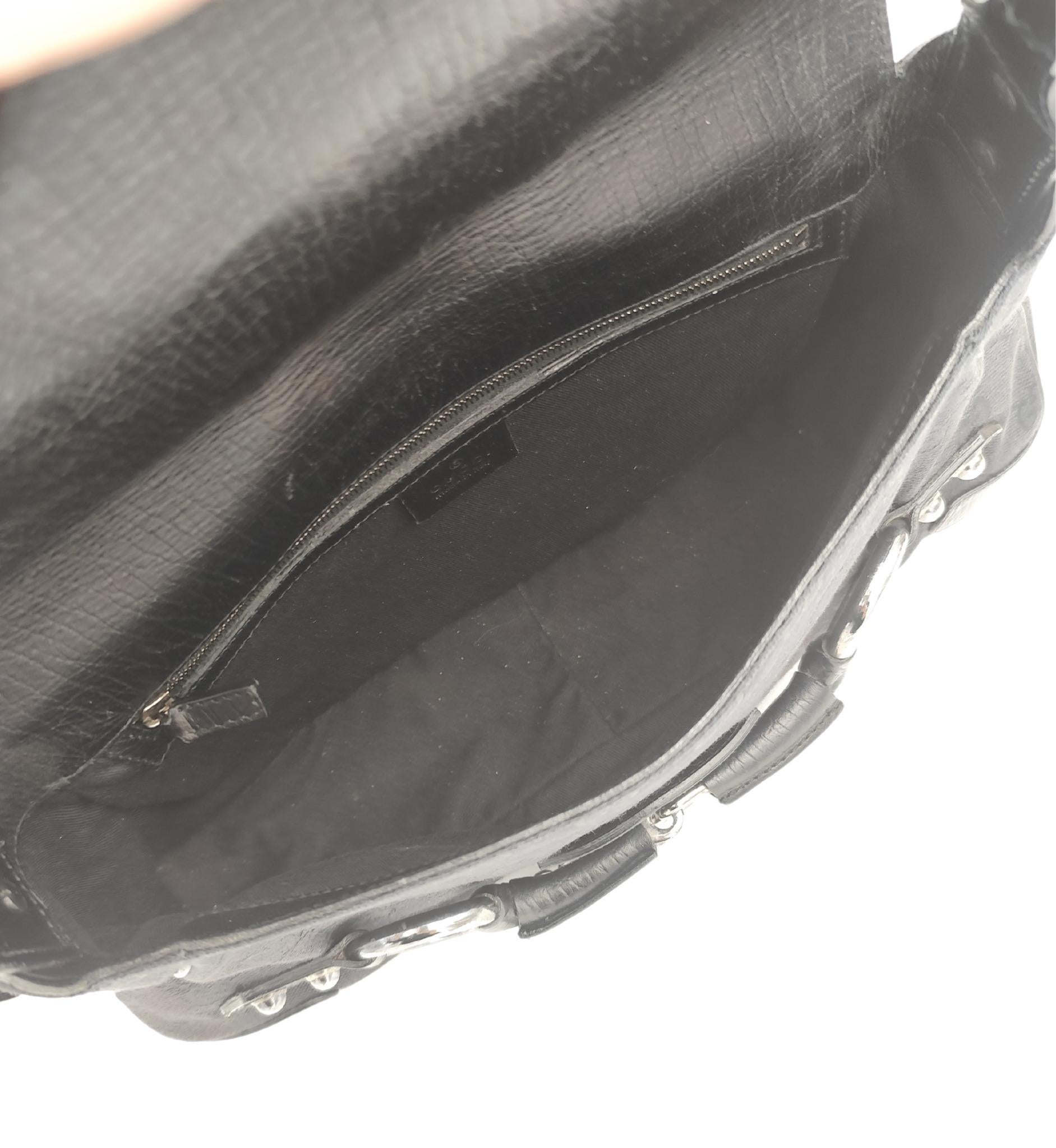Gucci black monogram horsebit chain shoulder bag For Sale 10