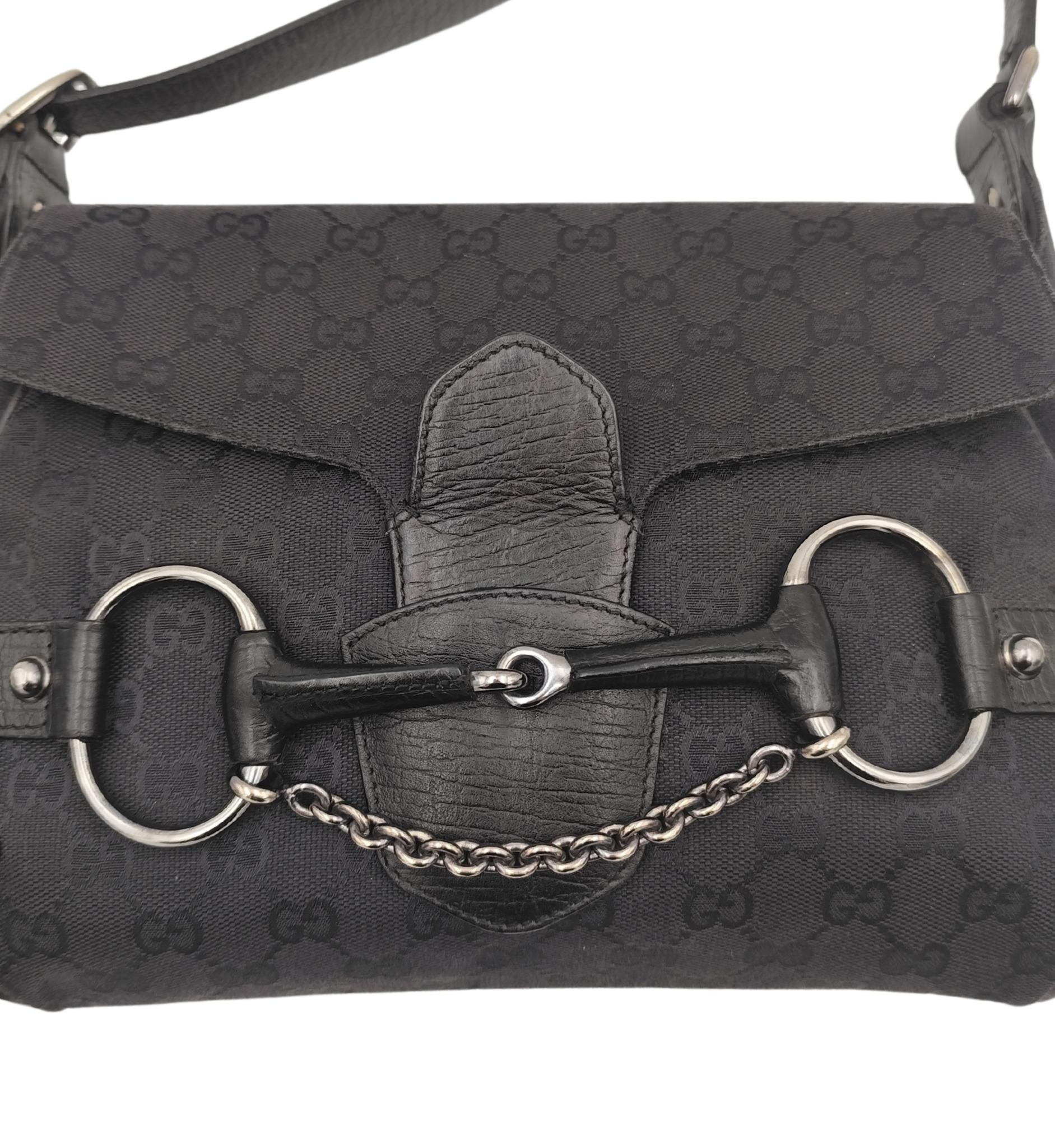 Gucci black monogram horsebit chain shoulder bag For Sale 2