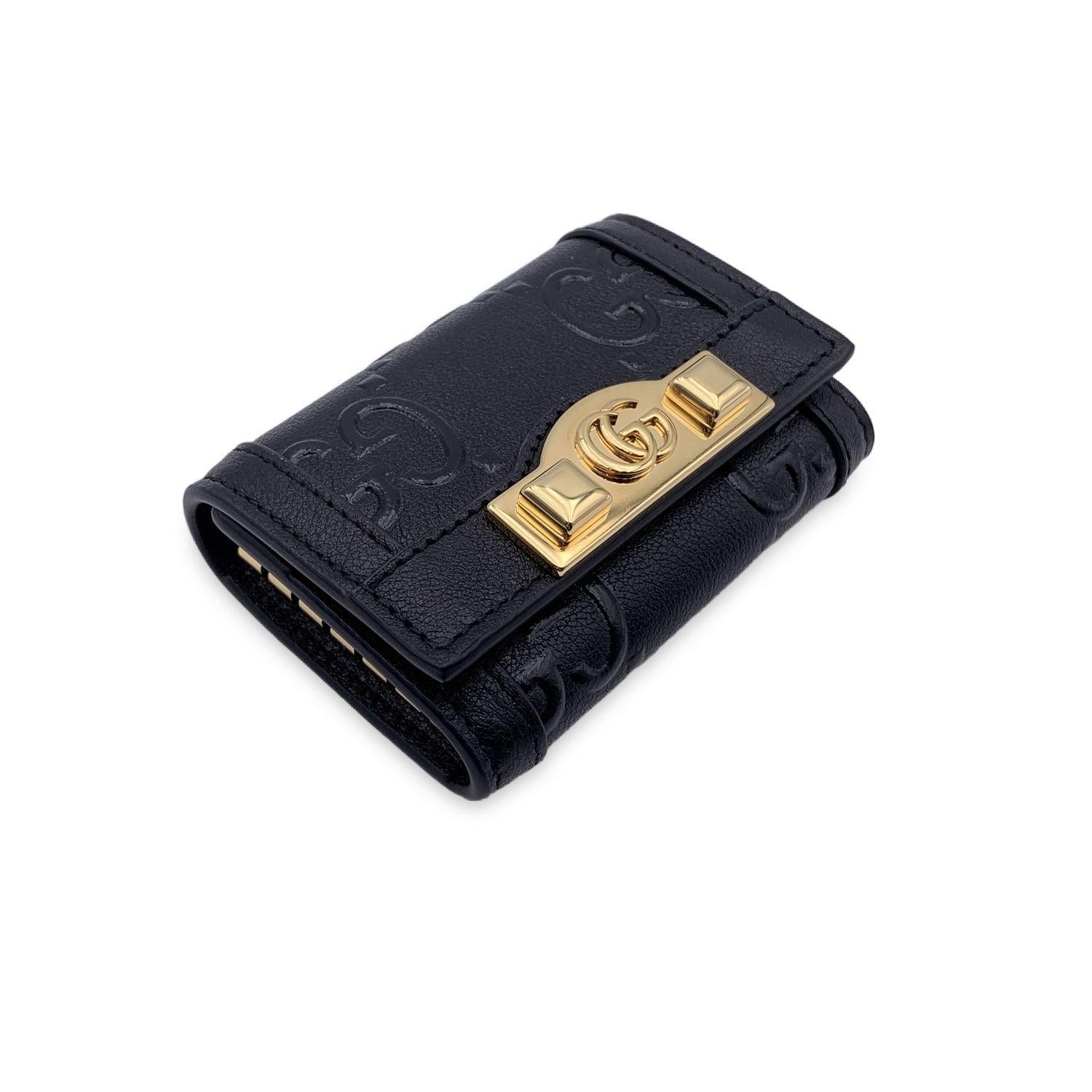 Gucci Black Monogram Leather Wonka 6 Key Holder Case Pouch In Excellent Condition For Sale In Rome, Rome