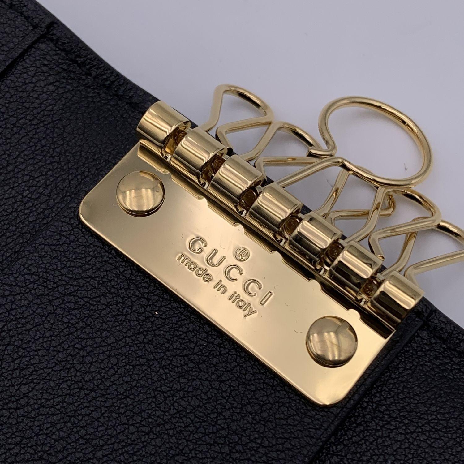 Gucci Wonka 6 Schlüsselanhänger-Etui mit schwarzem Monogramm aus Leder Wonka Damen im Angebot