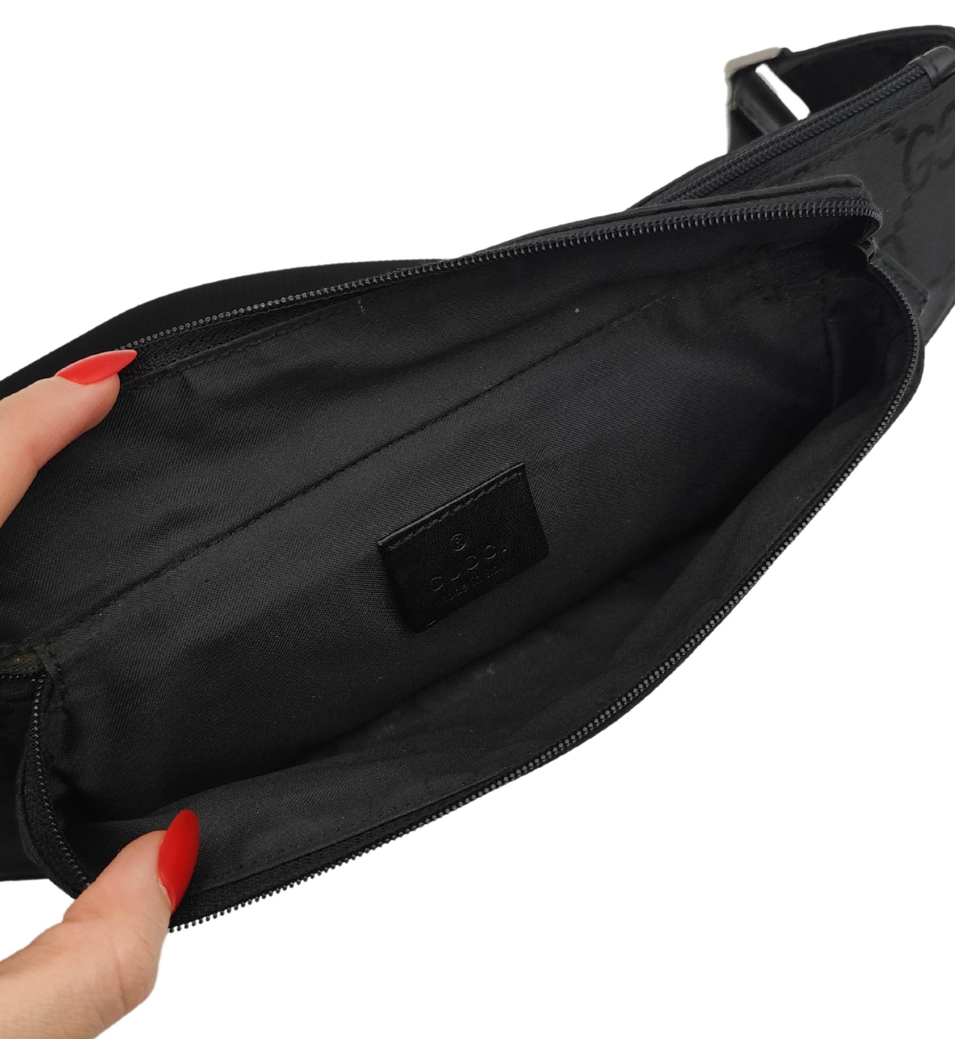 Gucci black monogram nylon belt bag For Sale 4