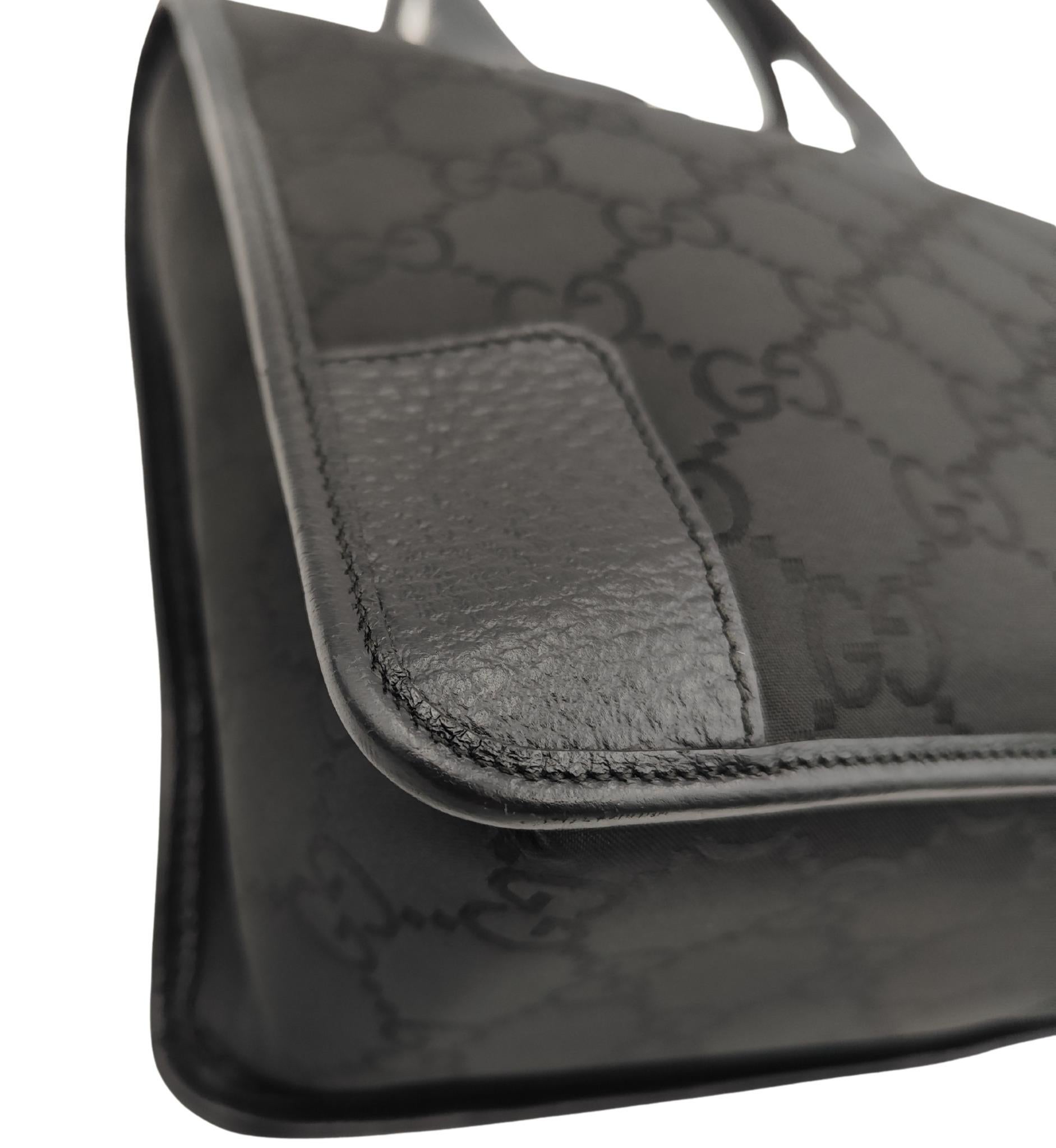 Borsa Gucci in nylon con monogramma nero e tote in pelle in vendita 5